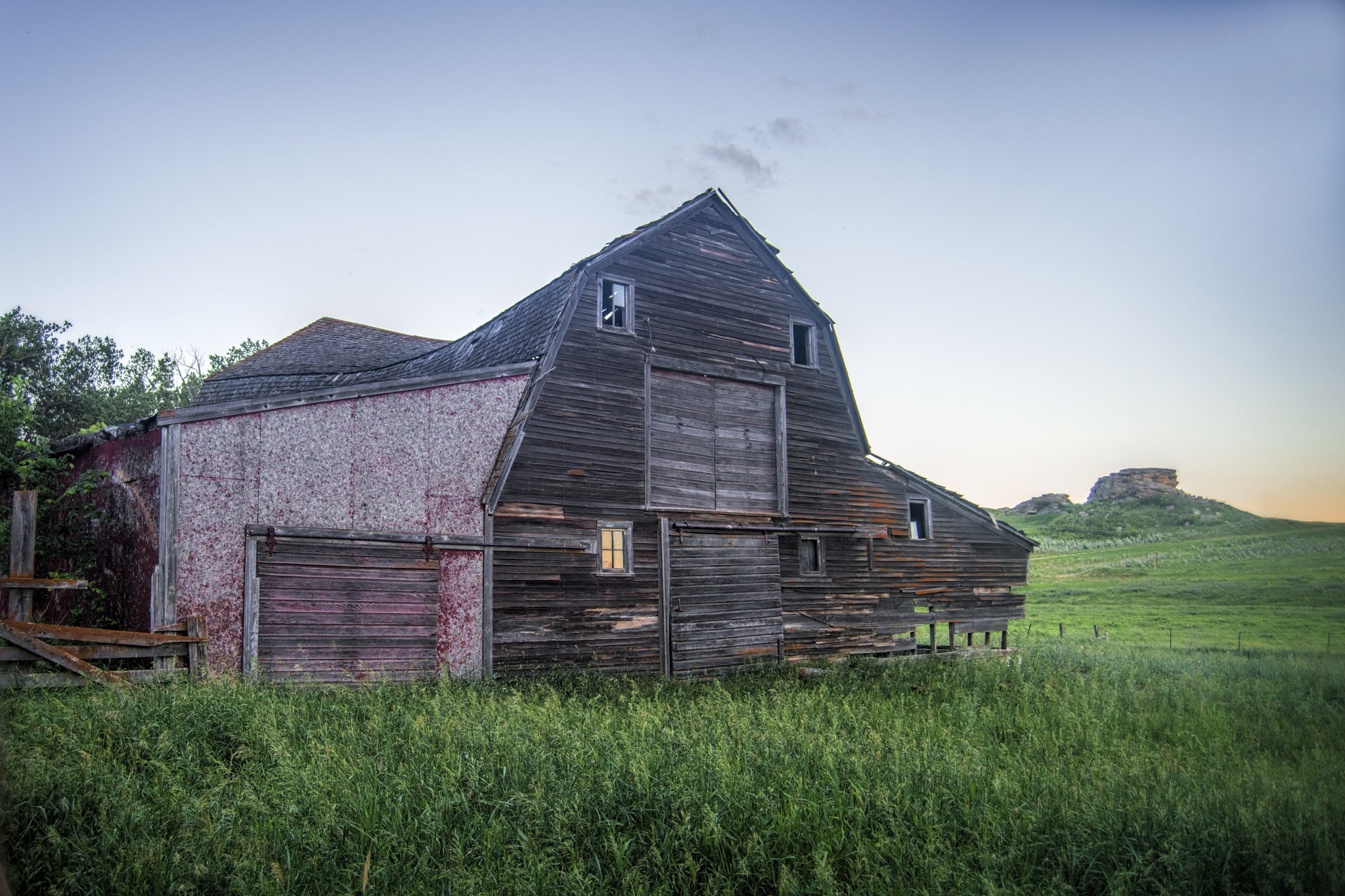 AF Zoom-Nikkor 28-70mm f/3.5-4.5 sample photo. Old barn at regan rocks vig photography