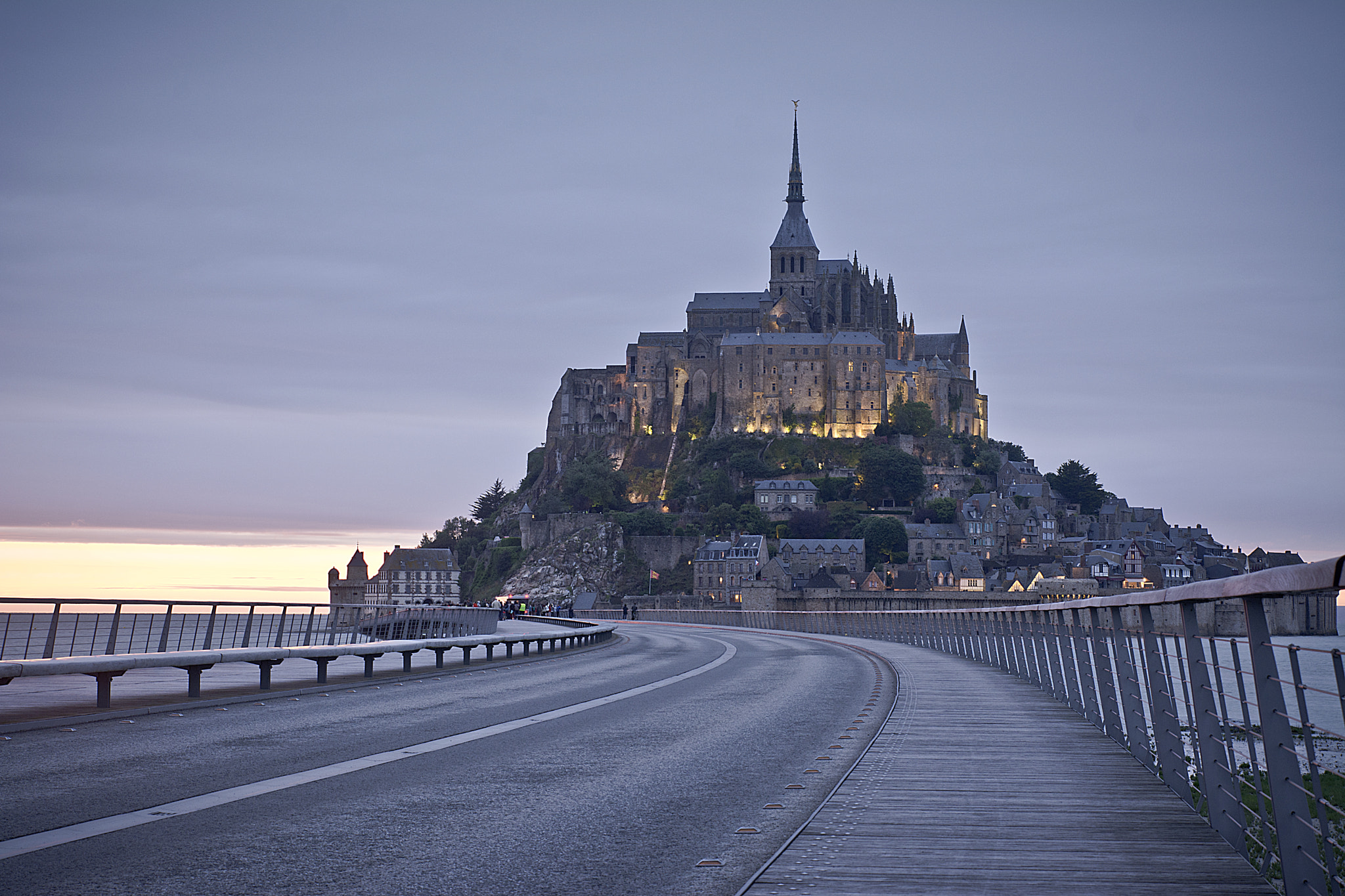 Nikon D7100 + AF DC-Nikkor 135mm f/2D sample photo. Road to mont saint michel photography