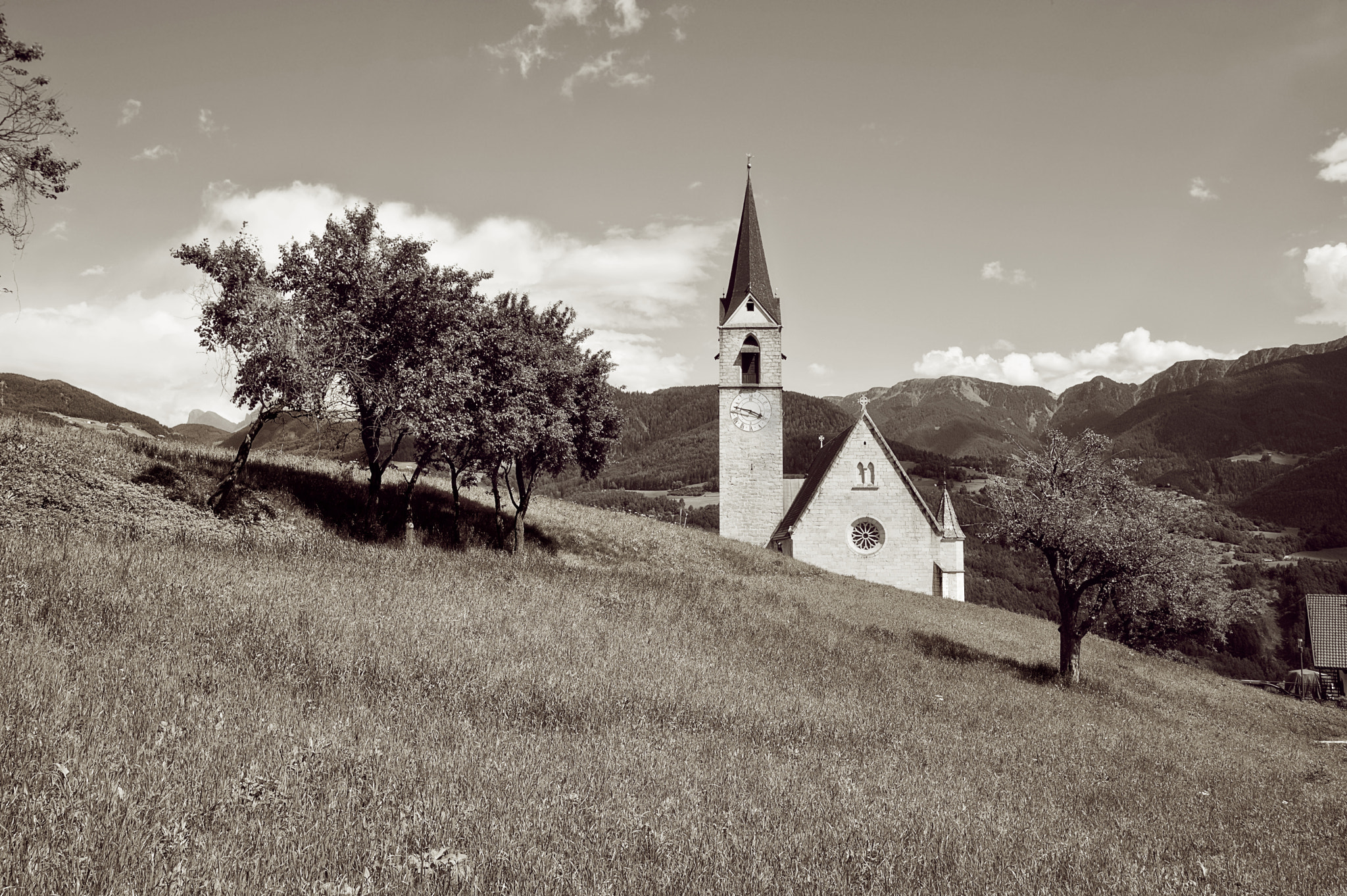 Sigma 70-200mm F2.8 EX DG Macro HSM II sample photo. Church in feldthurns photography