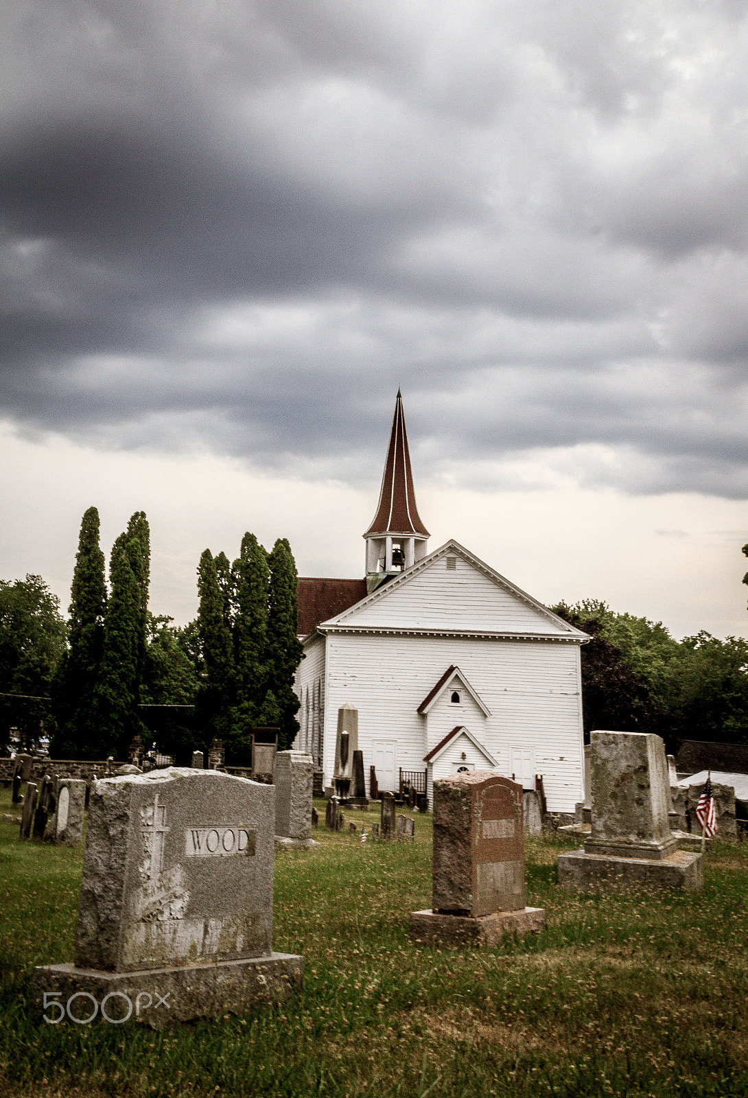 EF28-70mm f/2.8L USM sample photo. Old cemetary photography