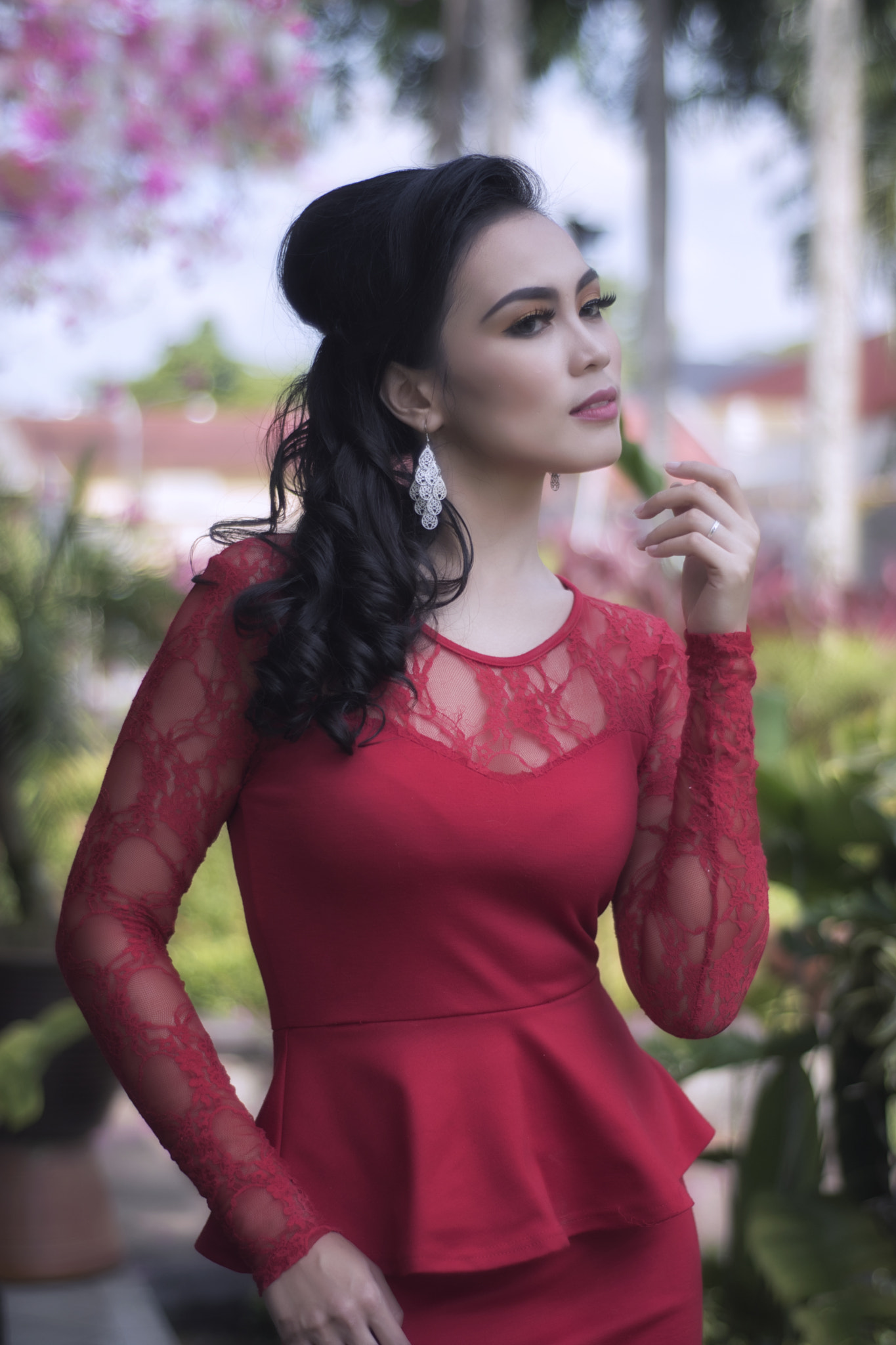 Nikon D5500 + Nikon AF Nikkor 50mm F1.8D sample photo. Striking red photography