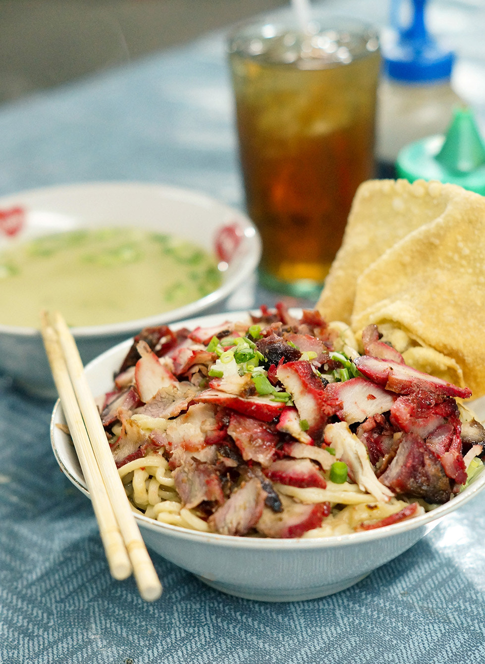 Sony SLT-A57 + Sony DT 50mm F1.8 SAM sample photo. Ujung pandang noodle photography