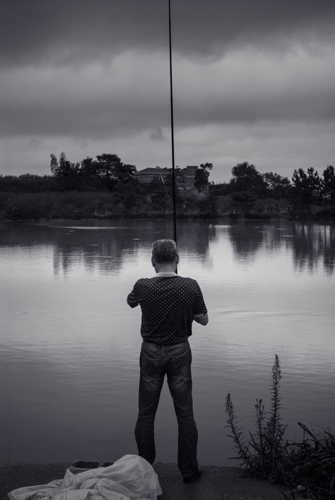 Nikon AF Nikkor 28mm F2.8D sample photo. Angling photography