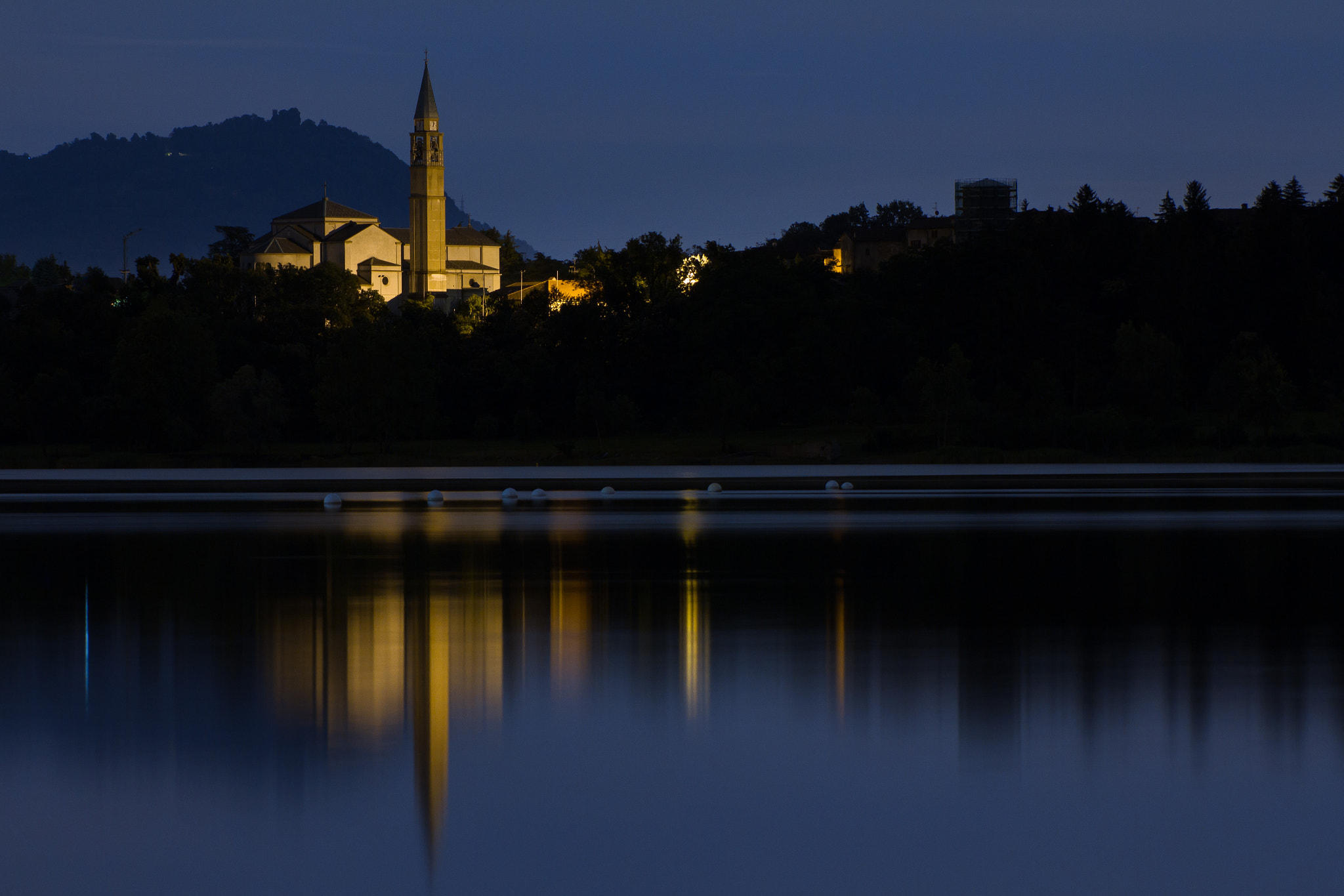 Canon EOS 7D + Canon EF 80-200mm F4.5-5.6 II sample photo. Yellow church at midnight photography