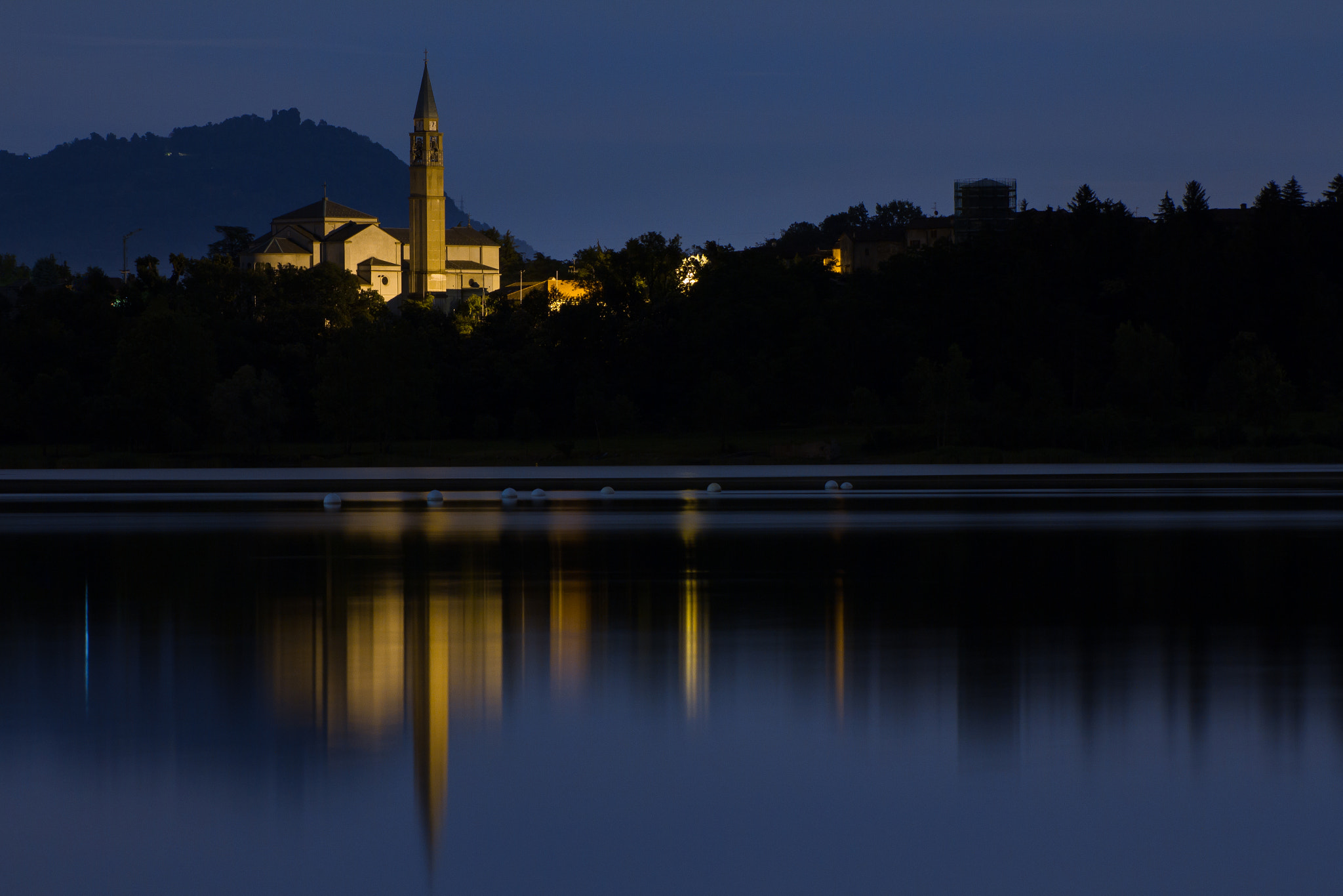 Canon EF 80-200mm F4.5-5.6 II sample photo. Yellow church at midnight photography