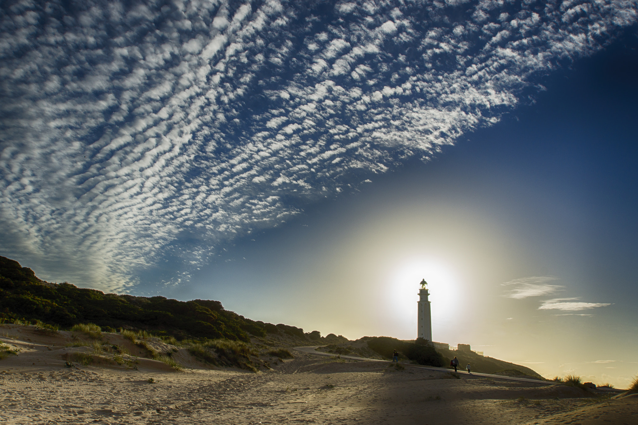 Sony SLT-A77 + Sony DT 11-18mm F4.5-5.6 sample photo. Faro de trafalgar photography