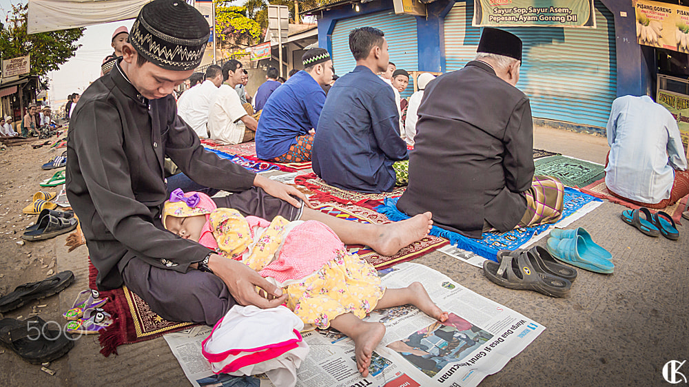 OLYMPUS 8mm Lens sample photo. Father's love photography