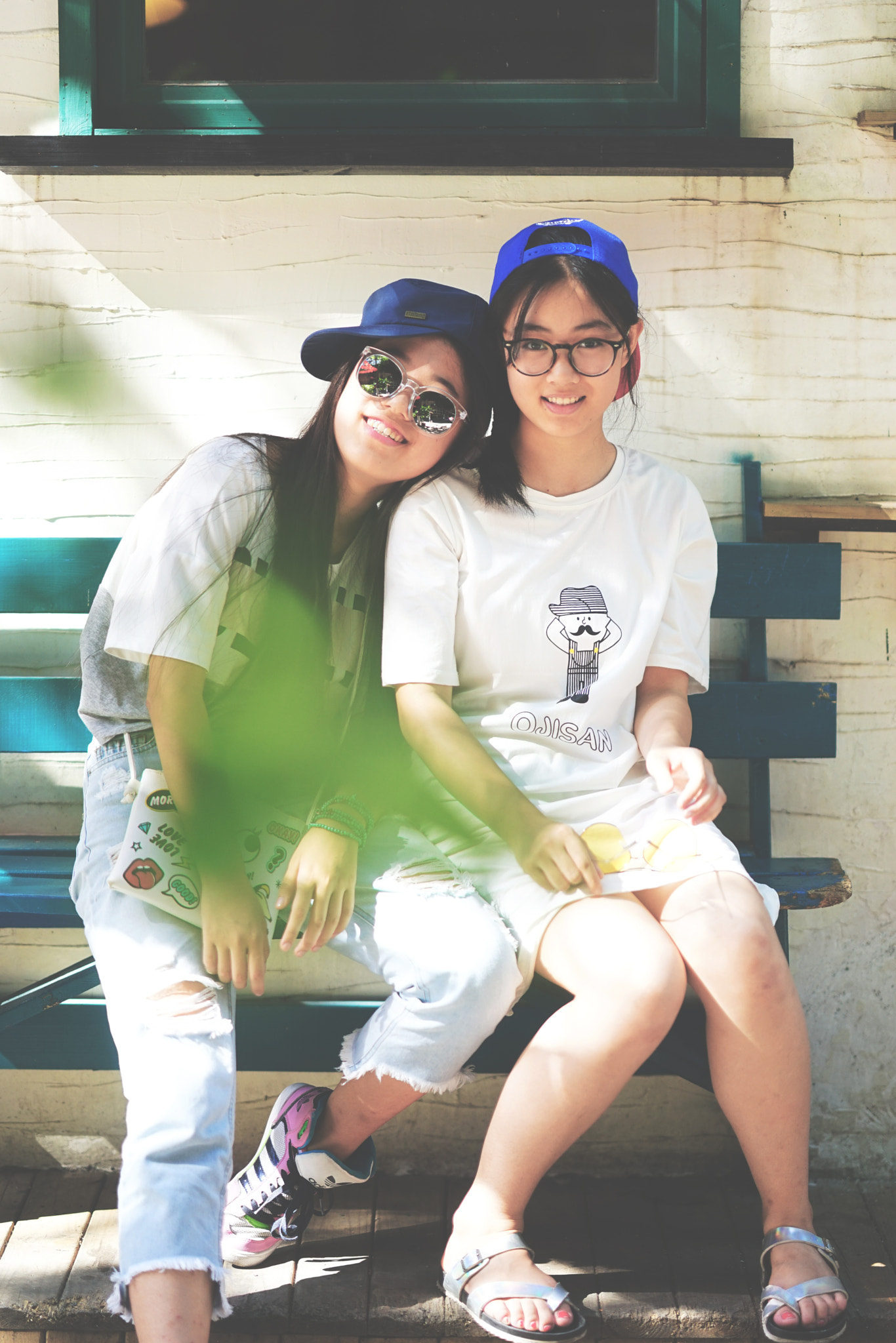 Sony a7 + Sony FE 85mm F1.4 GM sample photo. Graduated girls photography