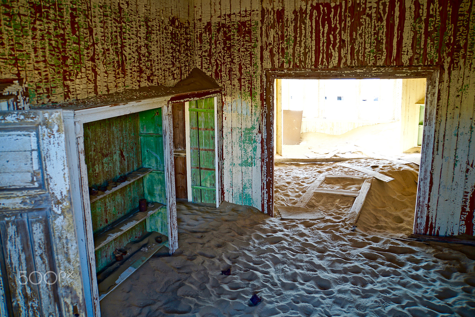 Sony E 18-200mm F3.5-6.3 sample photo. Abandoned house photography