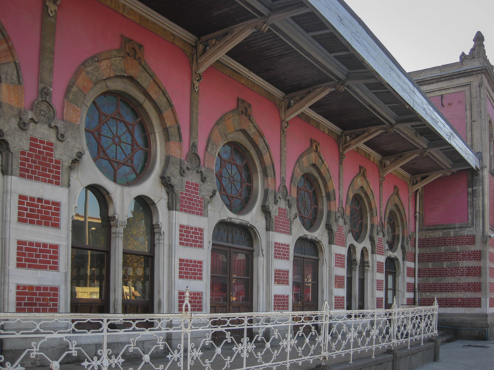 Canon PowerShot SD790 IS (Digital IXUS 90 IS / IXY Digital 95 IS) sample photo. Istanbul (turkey) - train station orient express photography