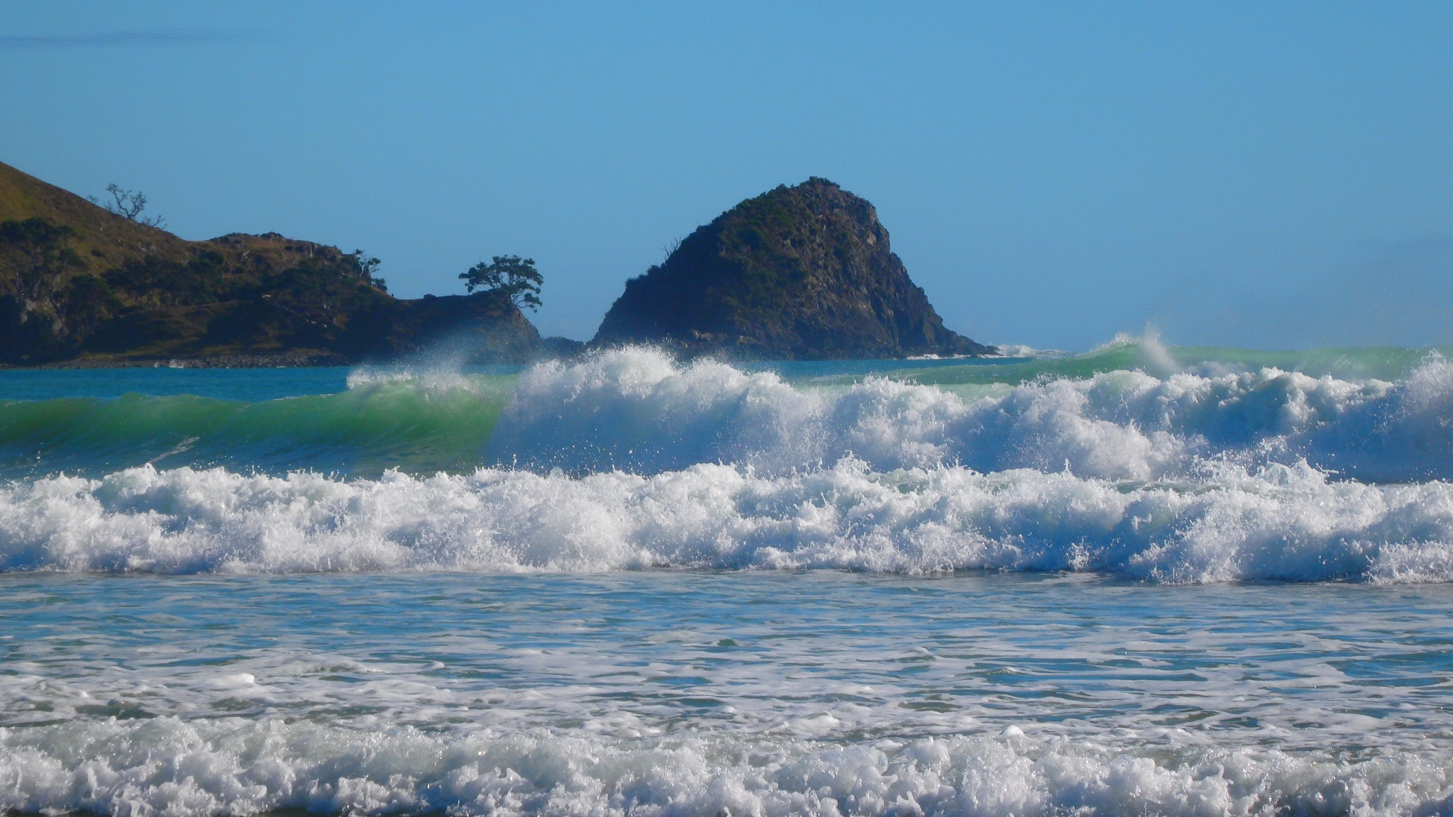 Olympus SZ-16,DZ-105 sample photo. Wild ocean at paradise bay photography