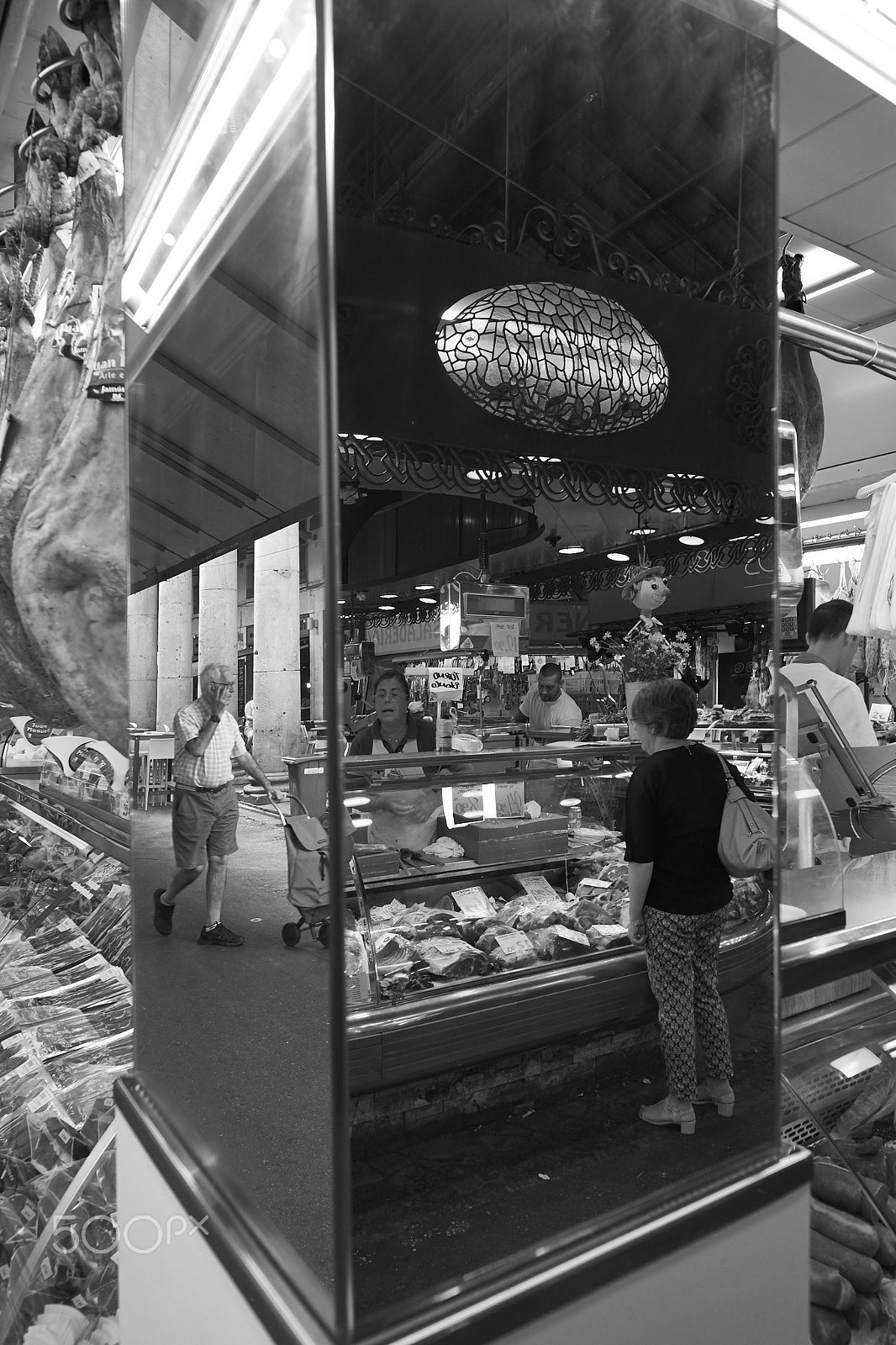 Fujifilm X-Pro1 + Fujifilm XF 14mm F2.8 R sample photo. Into the stall photography