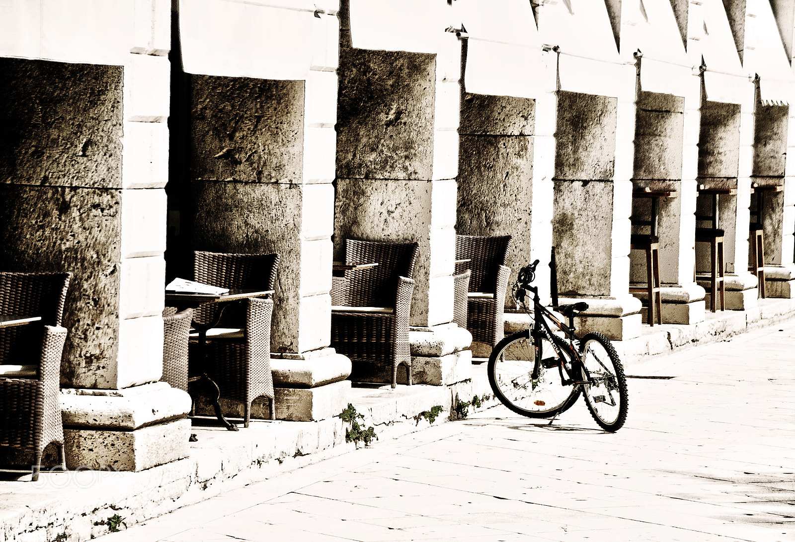 Sony DT 18-250mm F3.5-6.3 sample photo. The bicycle photography