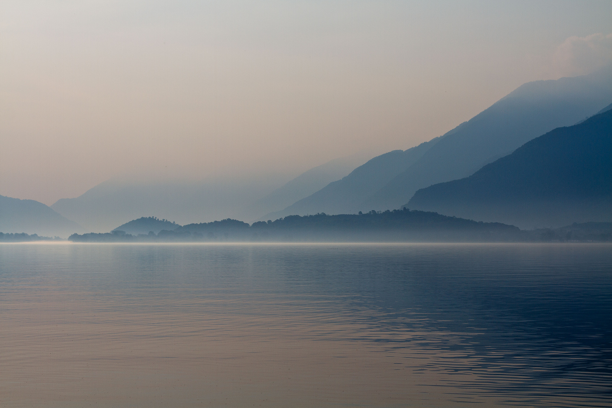 EF28-70mm f/2.8L USM sample photo. Comer see photography