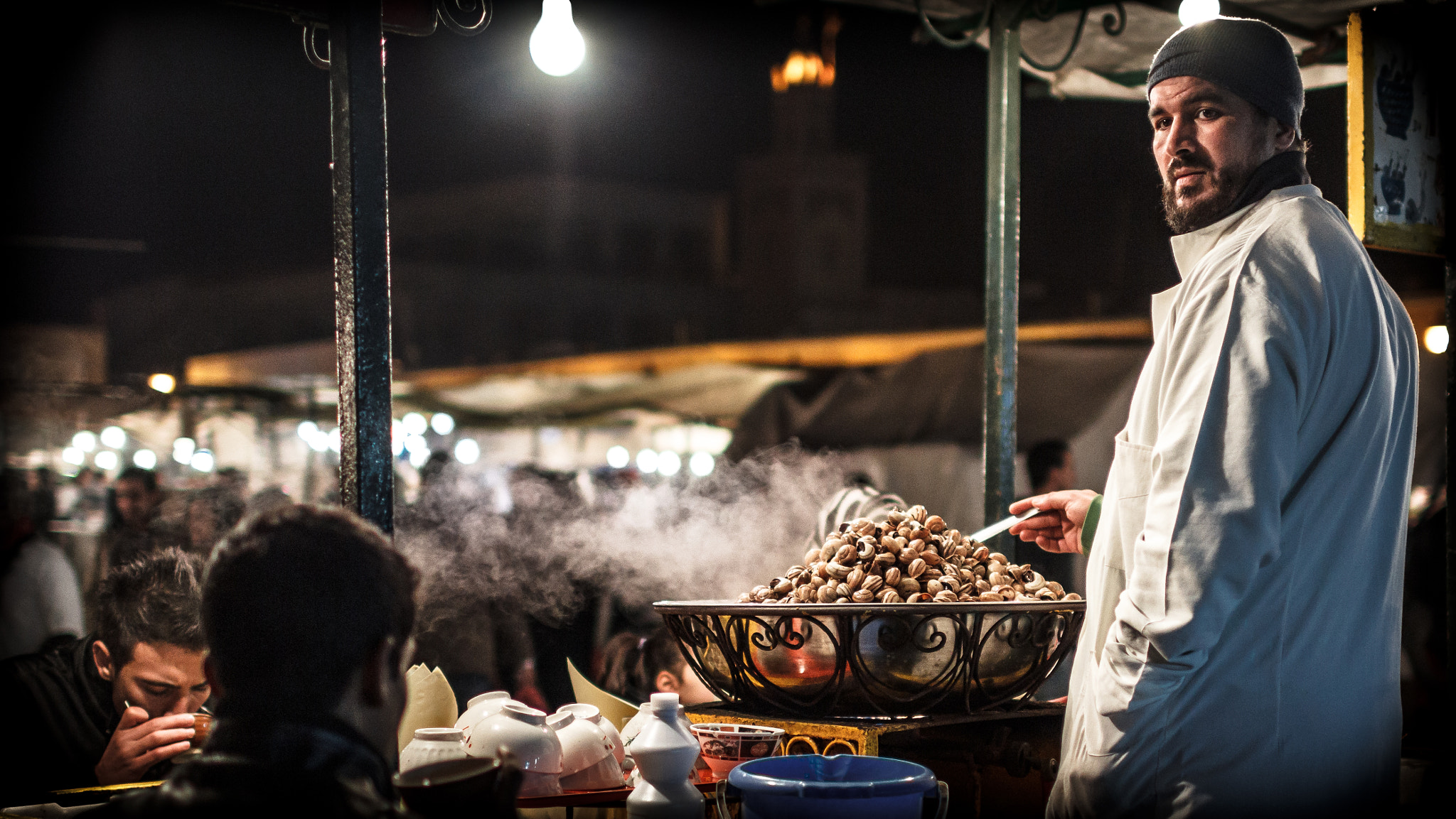 Canon EOS 60D + Canon EF 35mm F1.4L USM sample photo. Snail soup photography