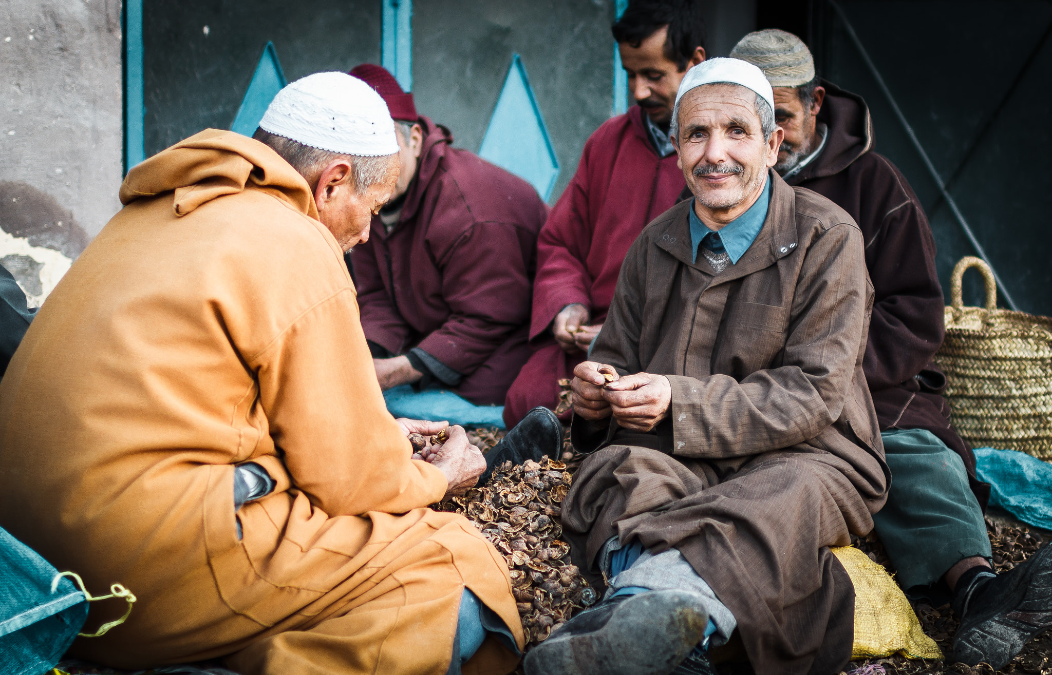 Canon EOS 60D + Canon EF 35mm F1.4L USM sample photo. Walnut shellers photography