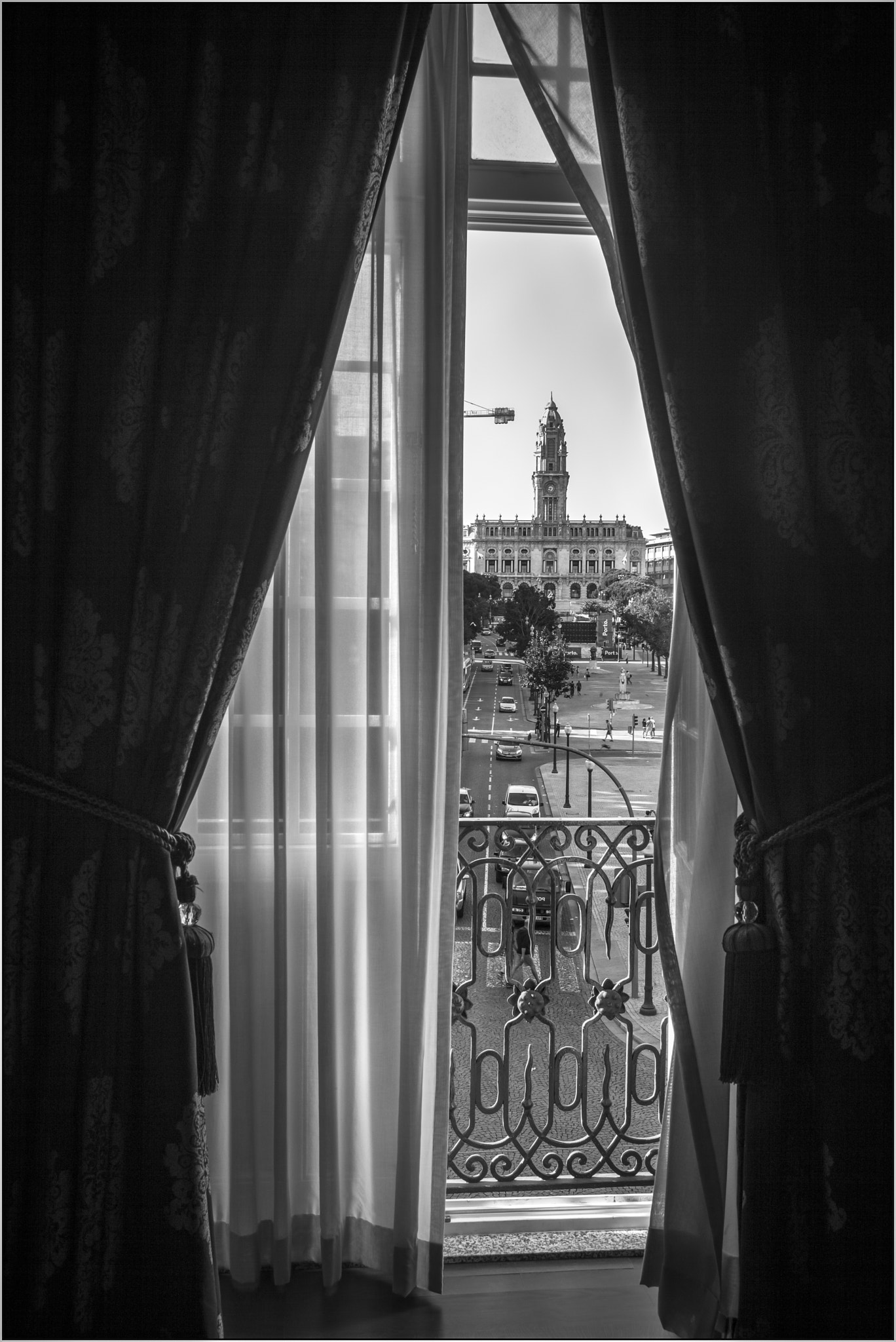 Summicron-M 1:2/35 ASPH. sample photo. Liberdade square, from the window.... photography