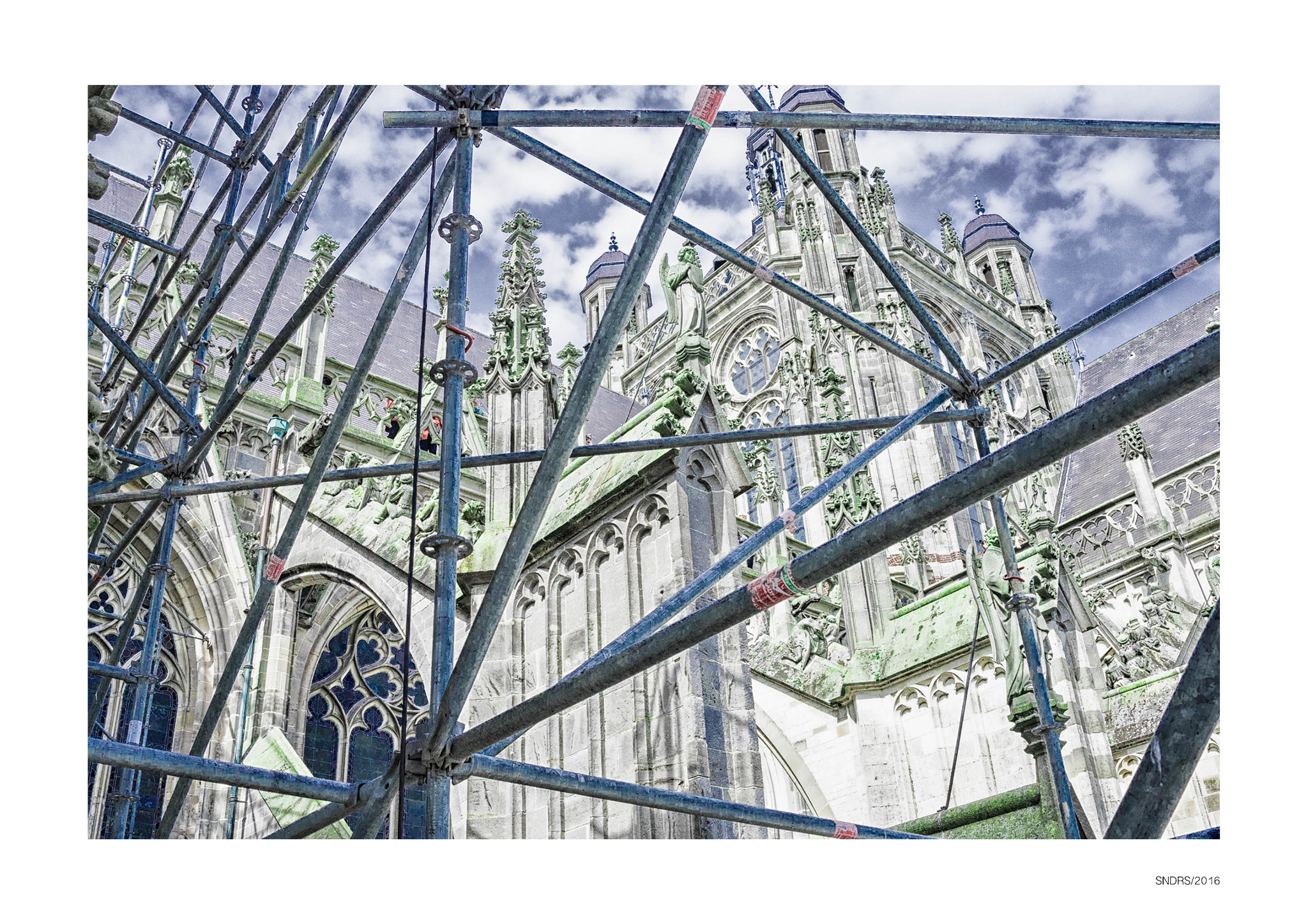 AF Zoom-Nikkor 28-70mm f/3.5-4.5D sample photo. A view on saint john's cathedral in the city of den bosch, hometown of famous painter jeroen bosch photography