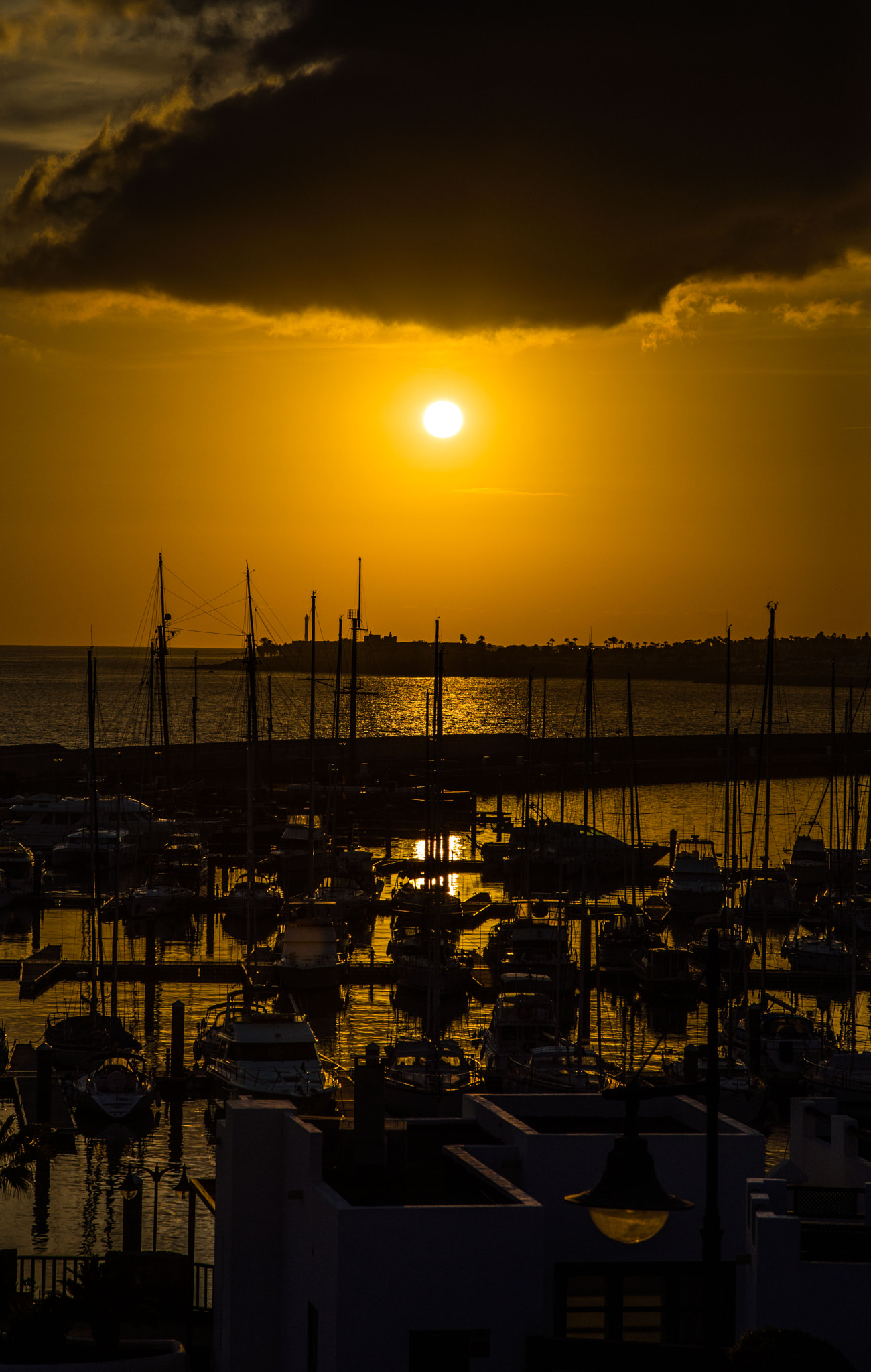 Nikon D610 + AF Zoom-Nikkor 28-105mm f/3.5-4.5D IF sample photo. Lanzarote sunset photography