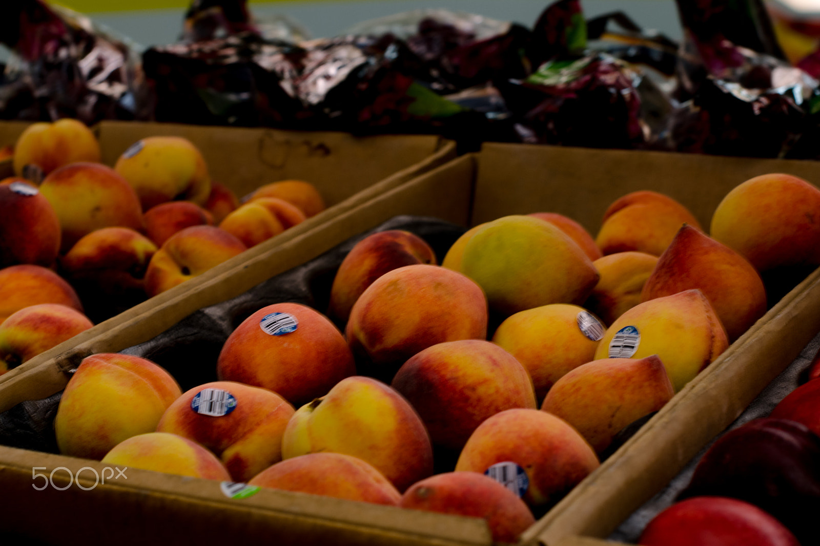 Nikon D5500 + Nikon AF-S Nikkor 50mm F1.4G sample photo. Peaches on sale photography