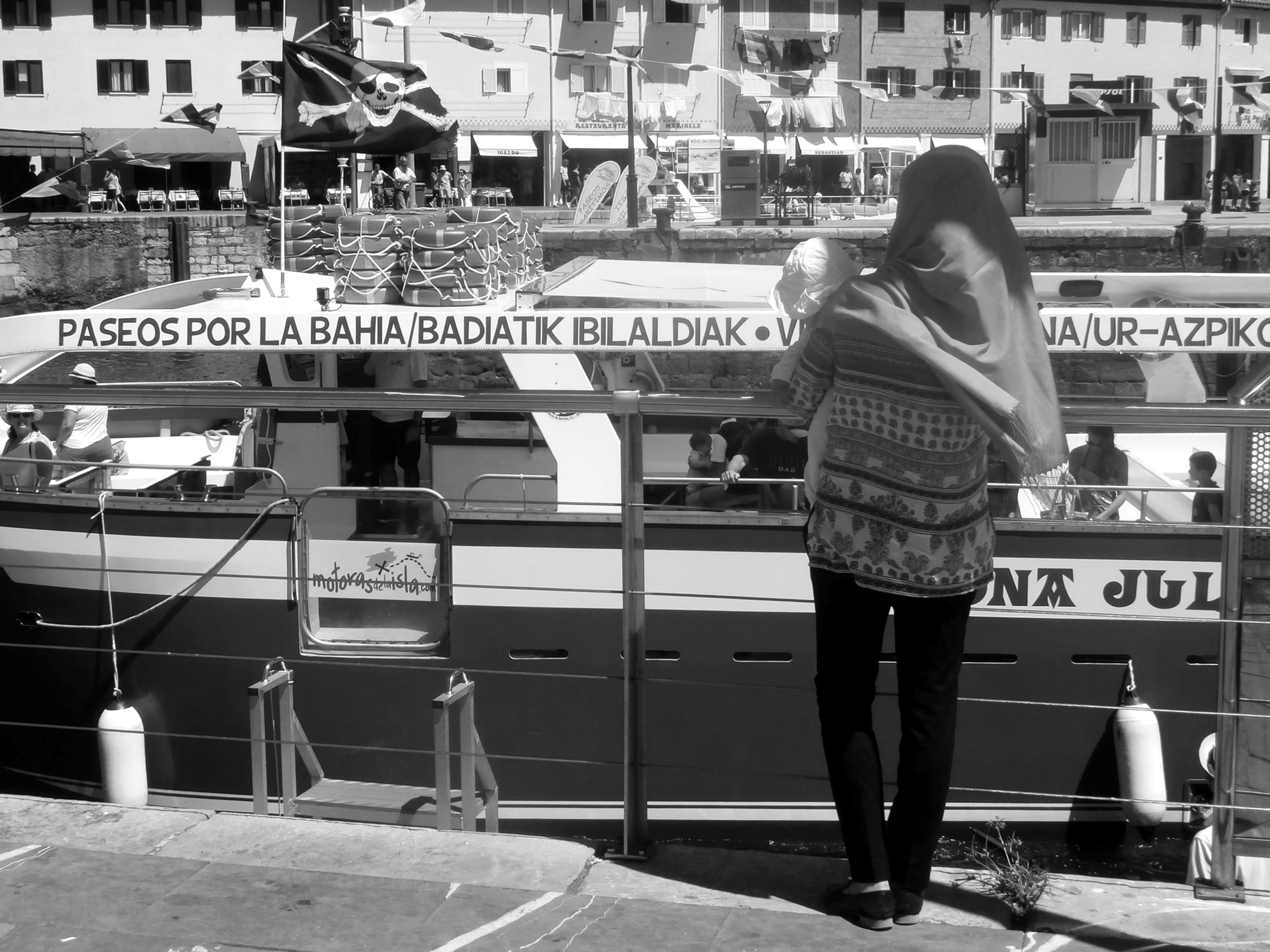 Olympus VR340,D750 sample photo. Puerto, donosti photography