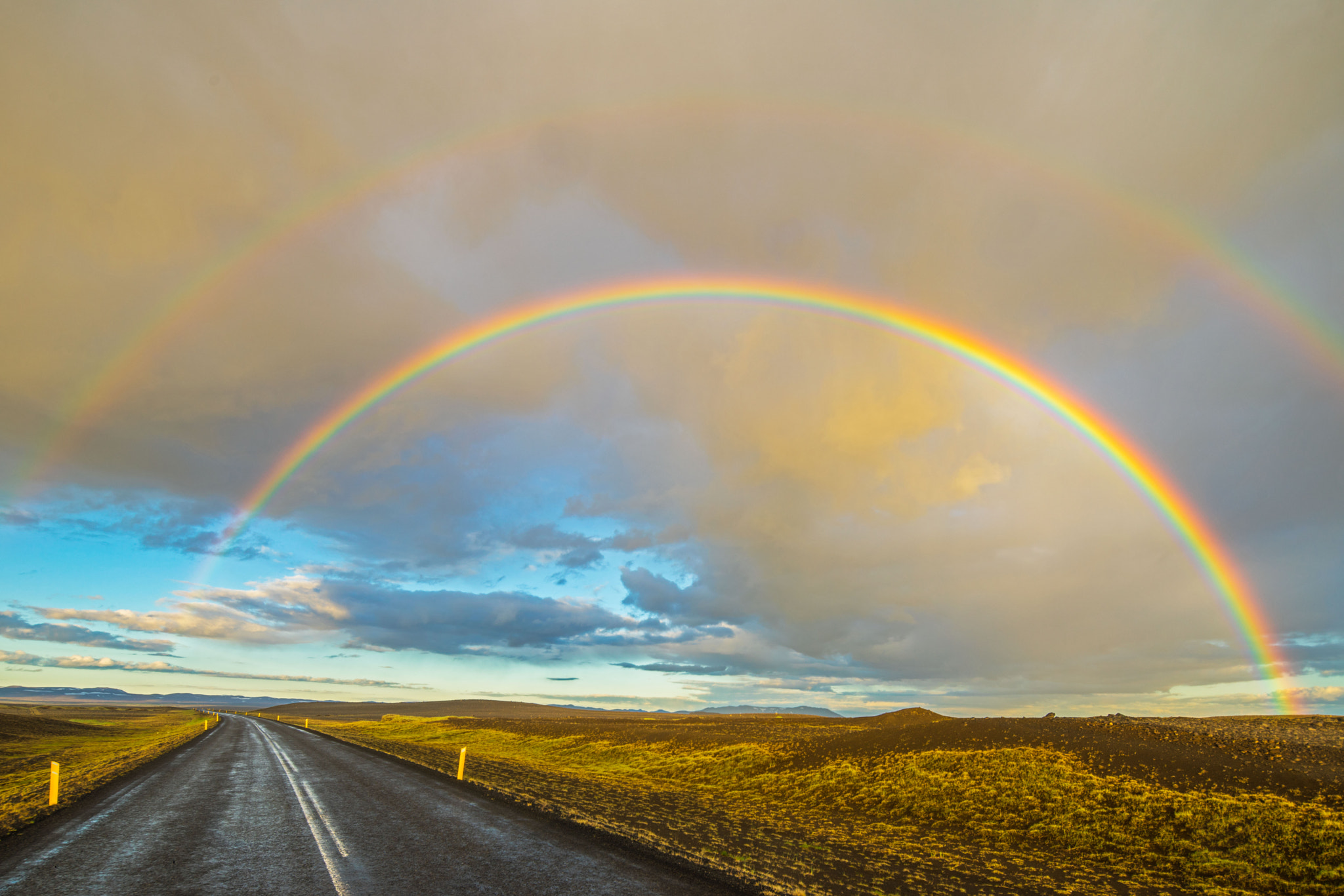 Sony a7R + Canon TS-E 17mm F4L Tilt-Shift sample photo. The golden hour icelandic rainbow photography