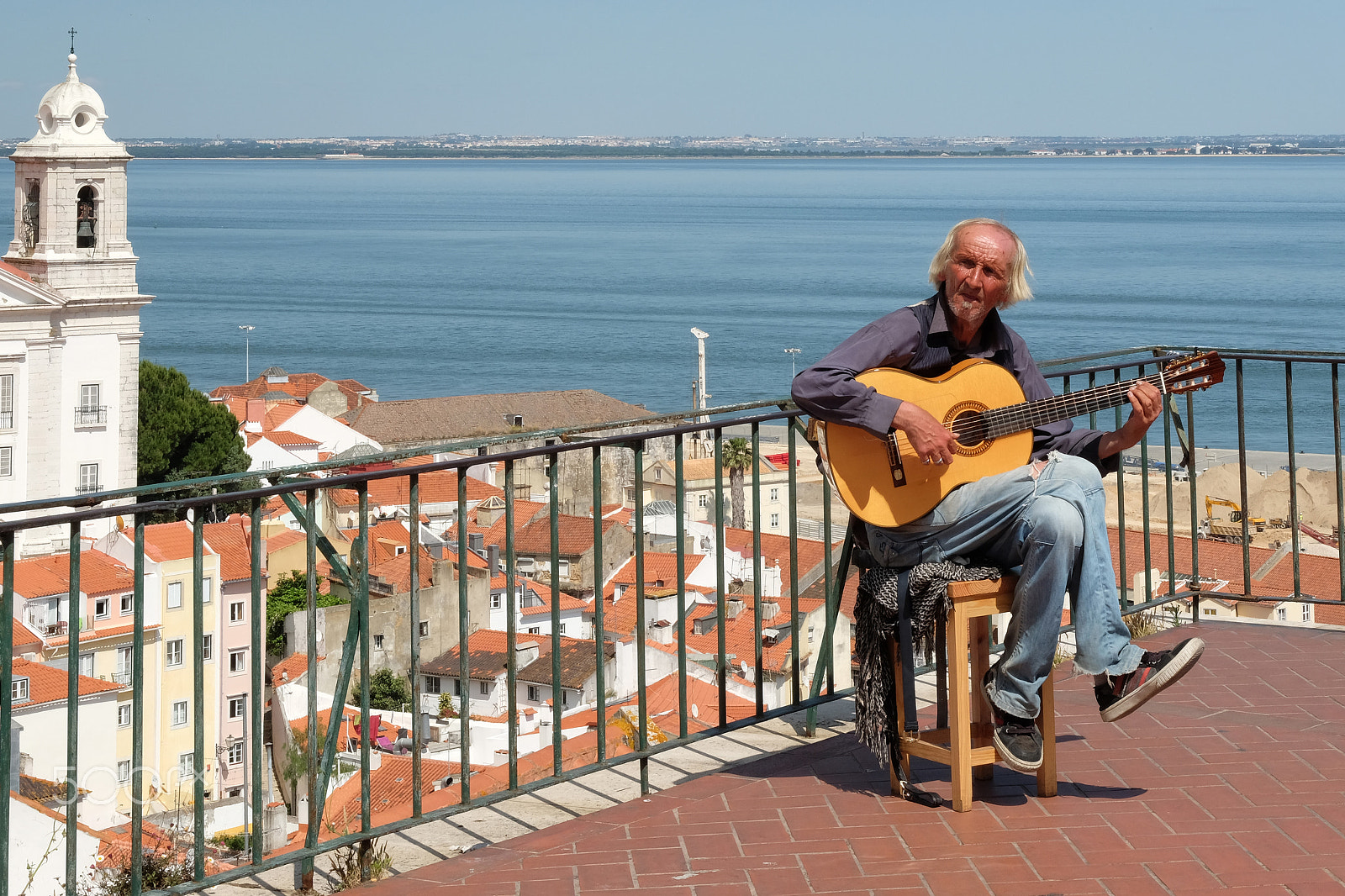 Fujifilm X-T10 + Fujifilm XF 50-140mm F2.8 R LM OIS WR sample photo. Cantador  em lisboa - portugal photography