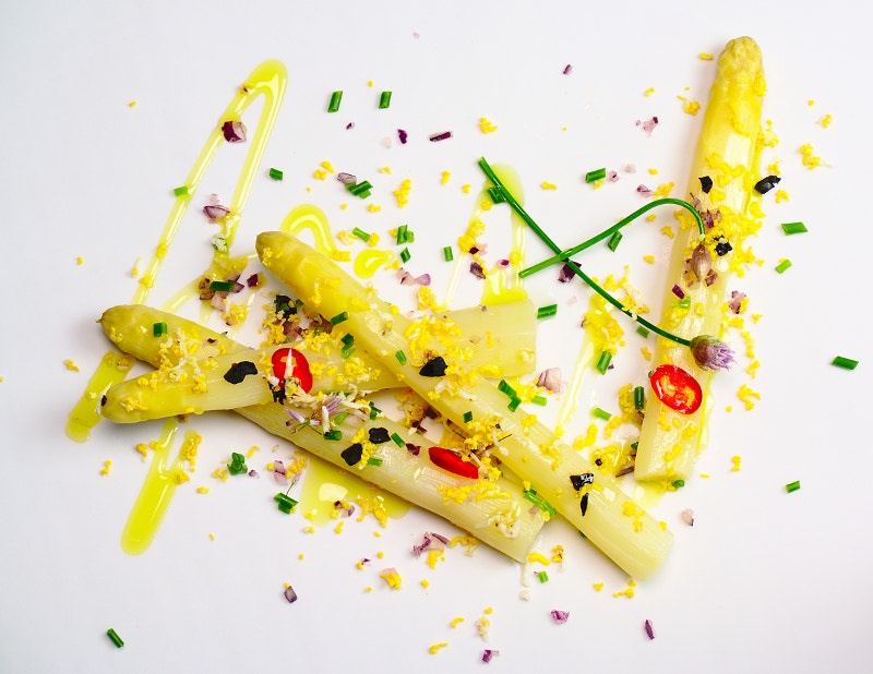Samsung NX300 + Samsung NX 50-200mm F4-5.6 ED OIS sample photo. Fresh white asparagus photography