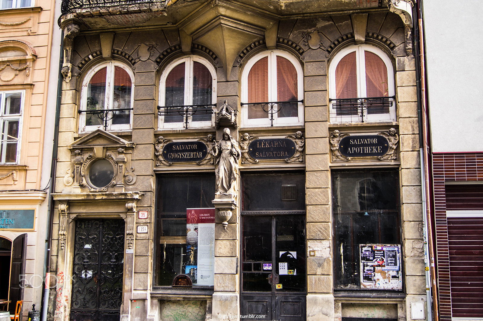 Sony SLT-A35 + Sony DT 18-55mm F3.5-5.6 SAM sample photo. Bratislava, slovakia -architecture photography