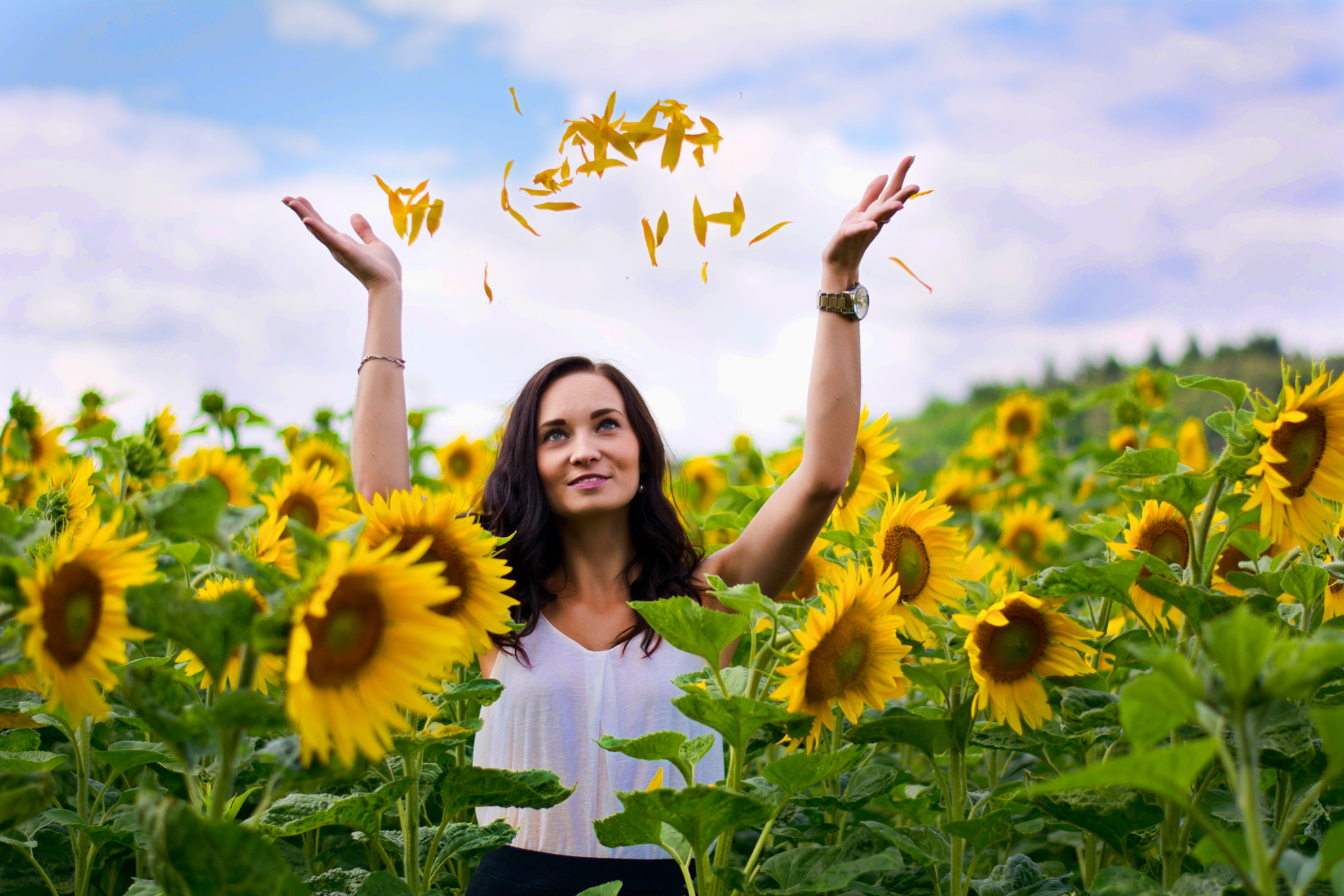 Nikon D5200 + IX-Nikkor 60-180mm f/4-5.6 sample photo. Dievča v slnečnici ii/ girl in sunflower ii photography