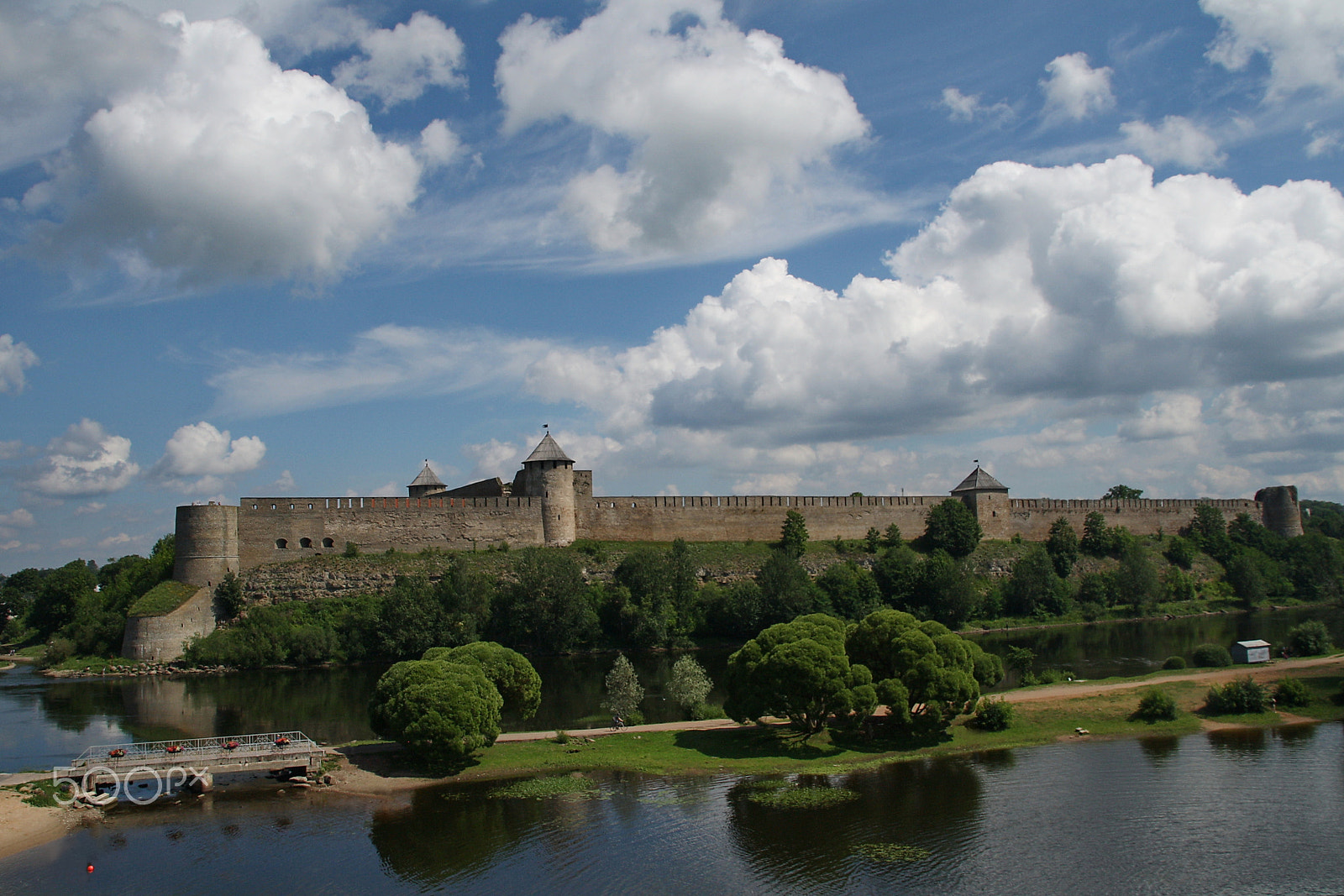 Canon EOS 1000D (EOS Digital Rebel XS / EOS Kiss F) sample photo. Ivangorod castle photography