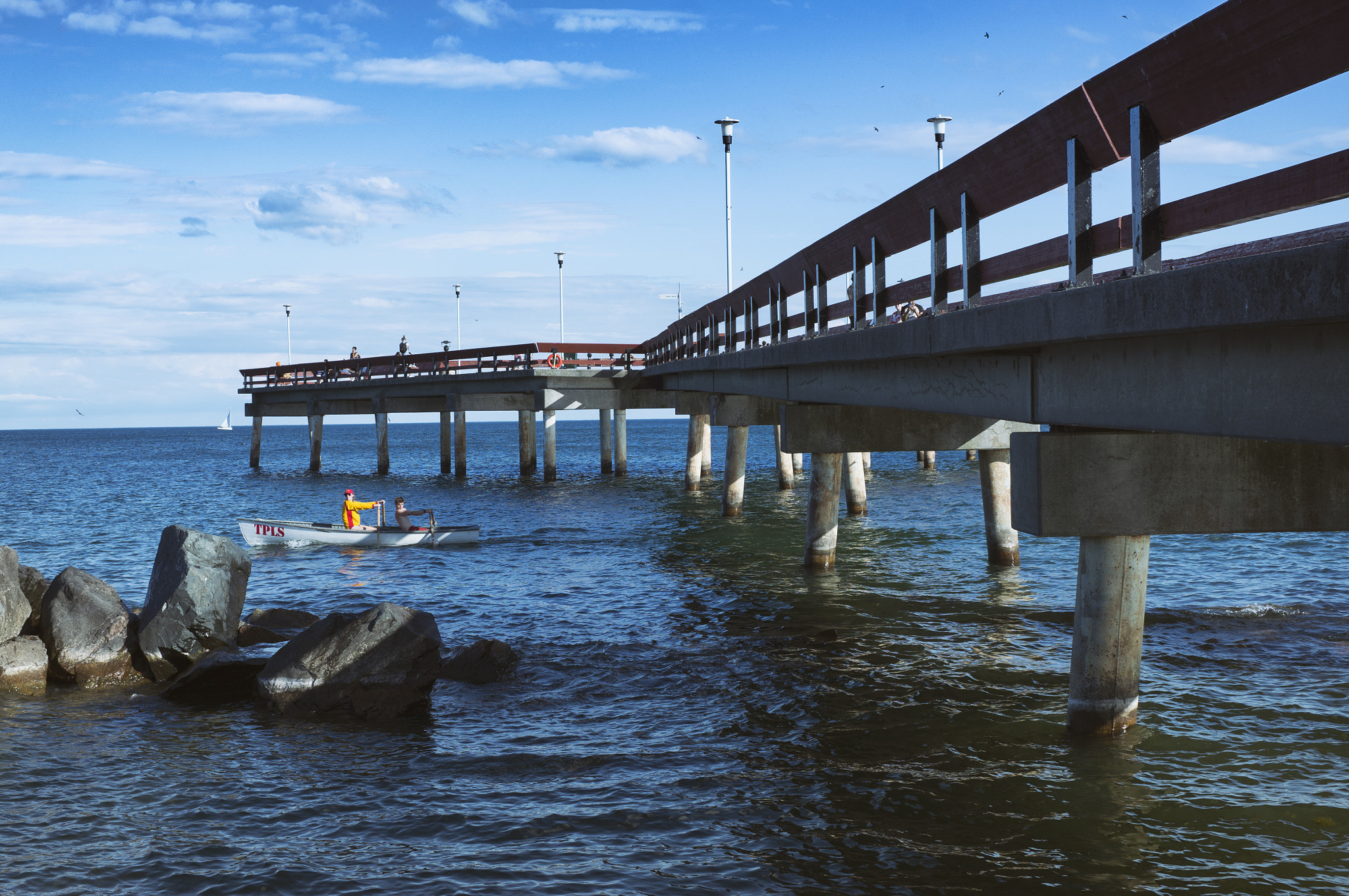 Sony Alpha NEX-6 + E 32mm F1.8 sample photo. Centre island pier, toronto | ontario photography