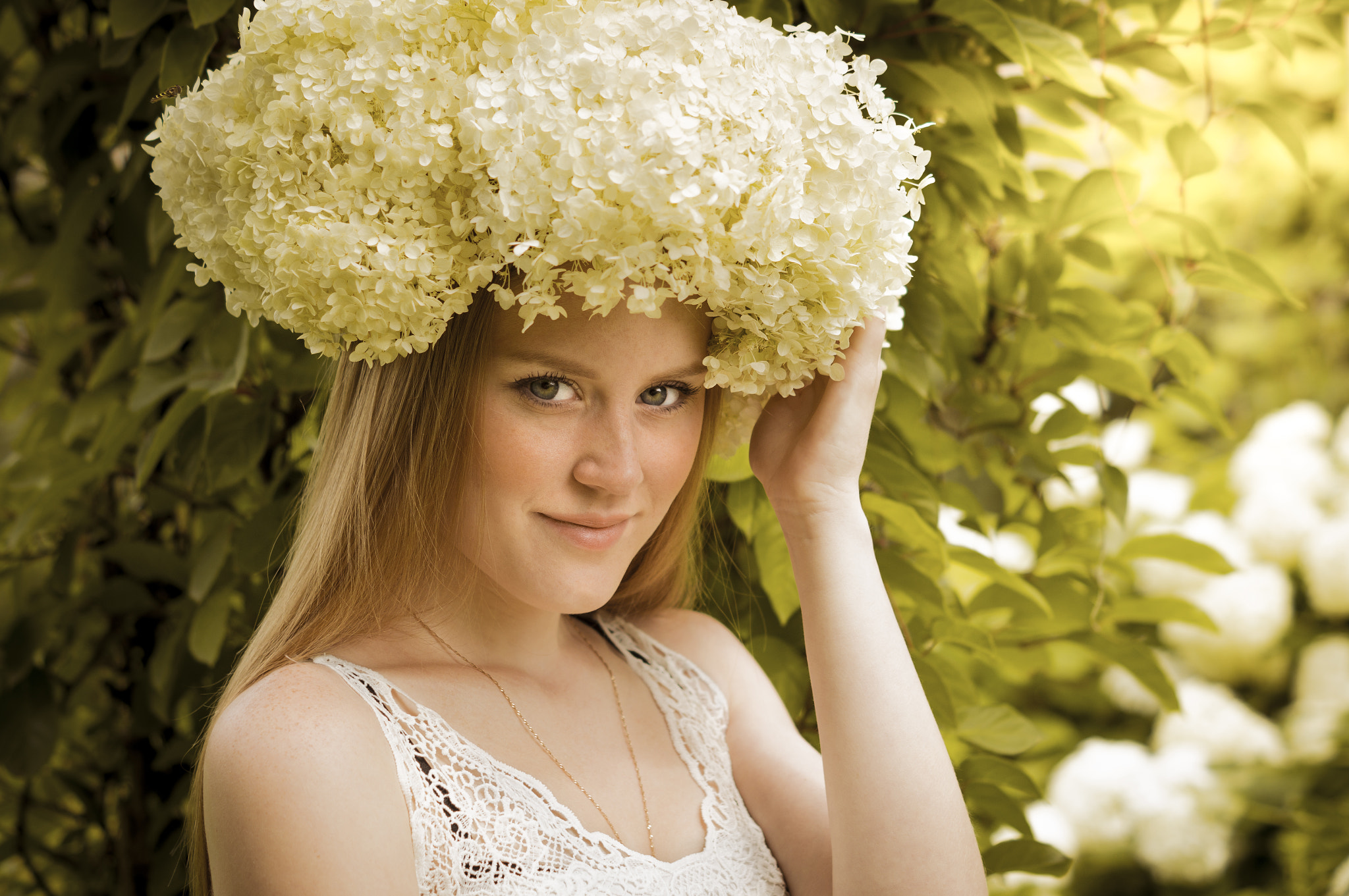 Sony SLT-A37 + Sony DT 50mm F1.8 SAM sample photo. White wreath photography