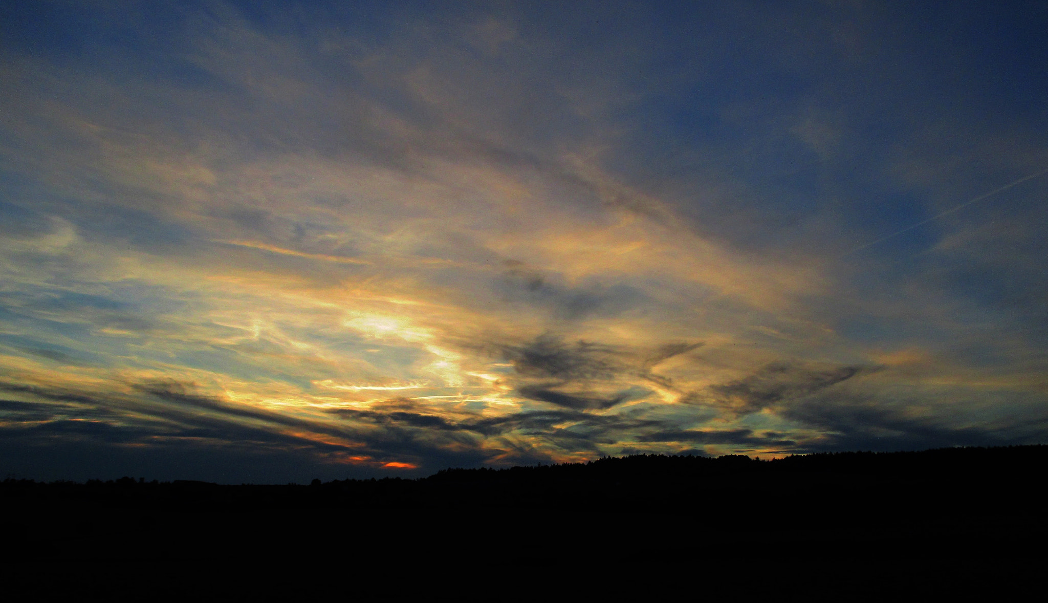 Canon PowerShot ELPH 115 IS (IXUS 132 / IXY 90F) sample photo. Colorful sunset photography
