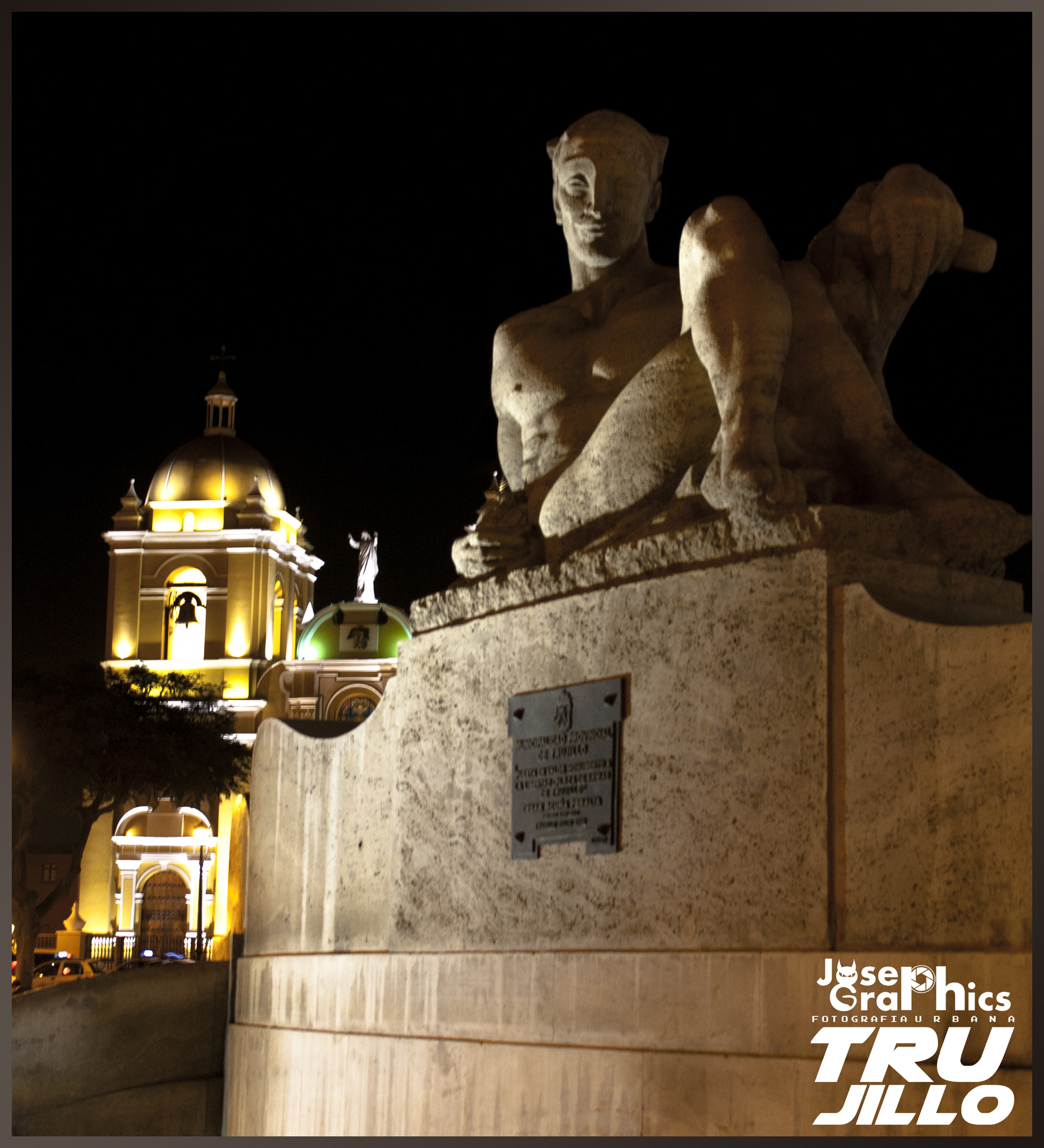 Canon EOS 1000D (EOS Digital Rebel XS / EOS Kiss F) sample photo. Monumento en la plaza de armas de trujillo photography