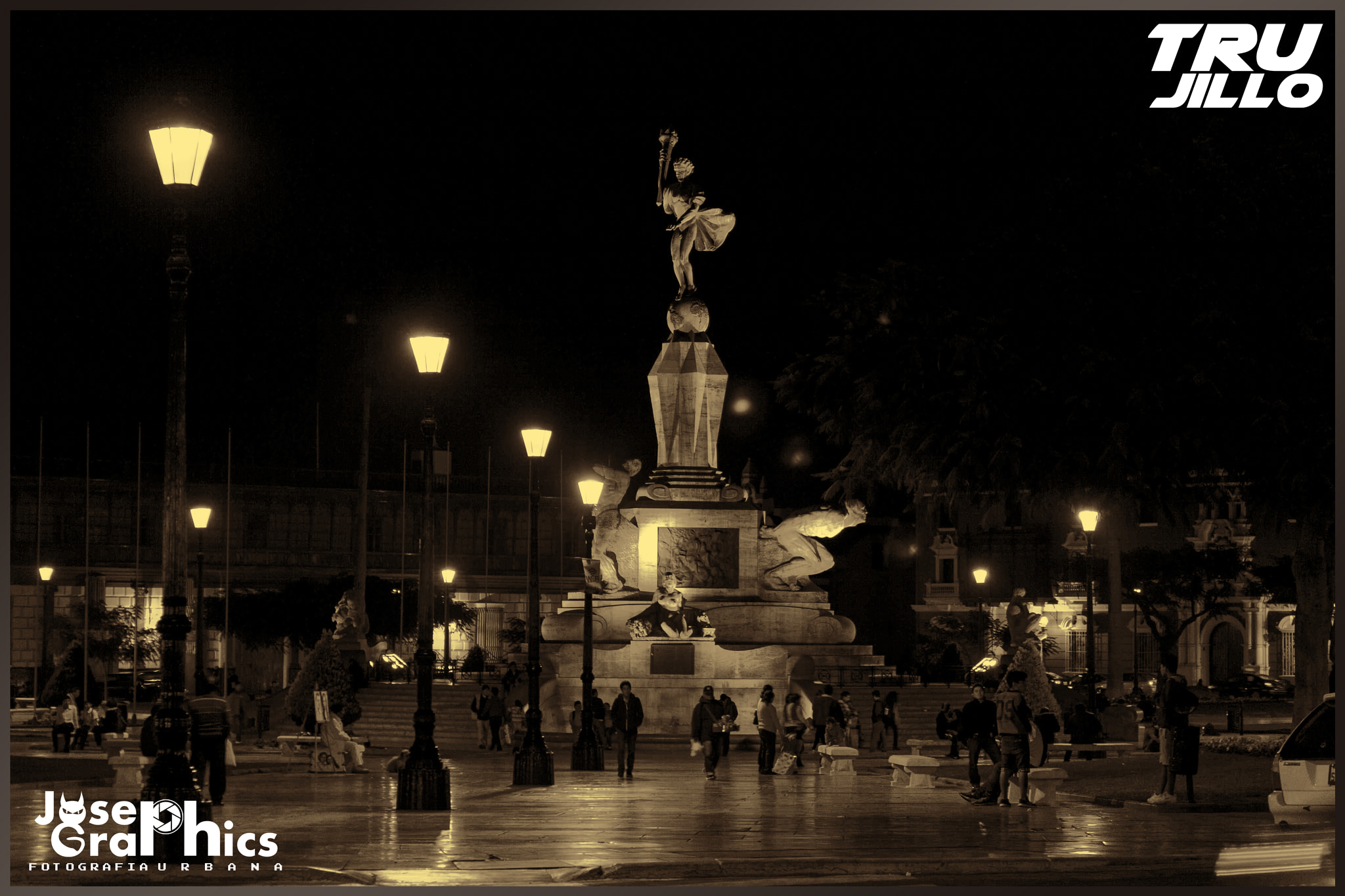 Canon EOS 1000D (EOS Digital Rebel XS / EOS Kiss F) sample photo. Plaza de armas de trujillo photography