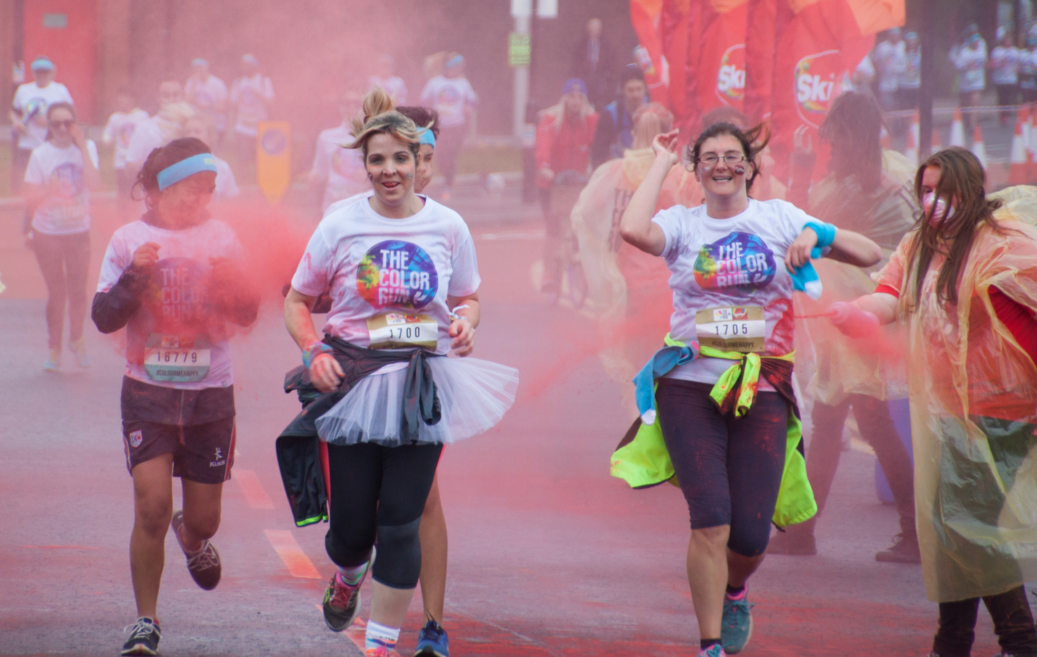 Canon EOS 500D (EOS Rebel T1i / EOS Kiss X3) + Tamron 18-270mm F3.5-6.3 Di II VC PZD sample photo. Color run glasgow photography