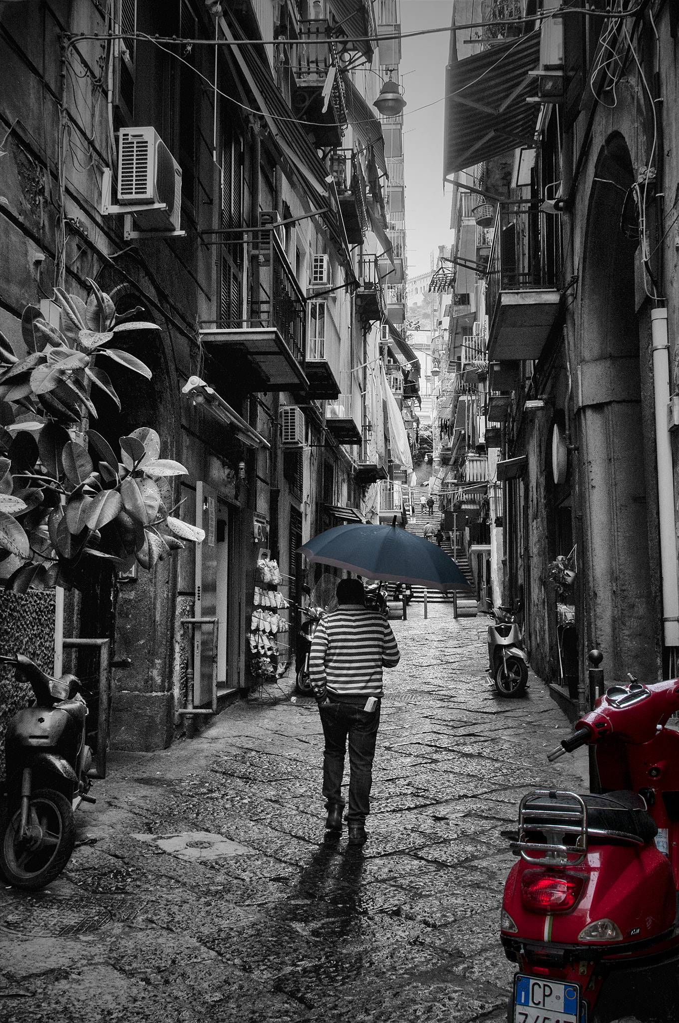 Nikon AF-S Nikkor 24-120mm F4G ED VR sample photo. Walking in the rain photography