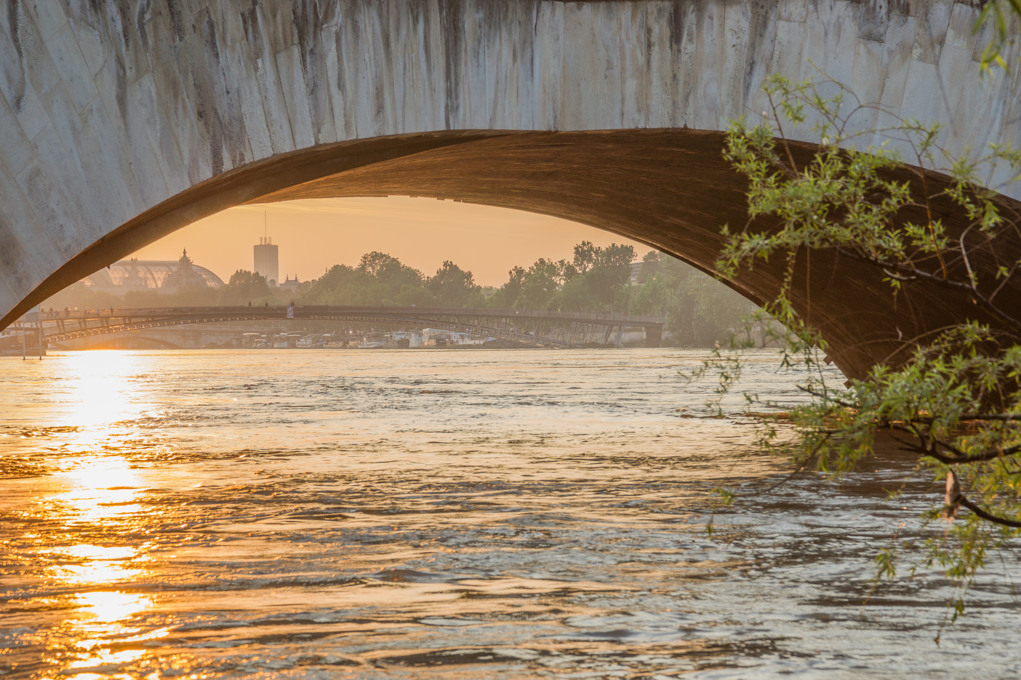 Sony Alpha DSLR-A850 sample photo. Crue de la seine photography