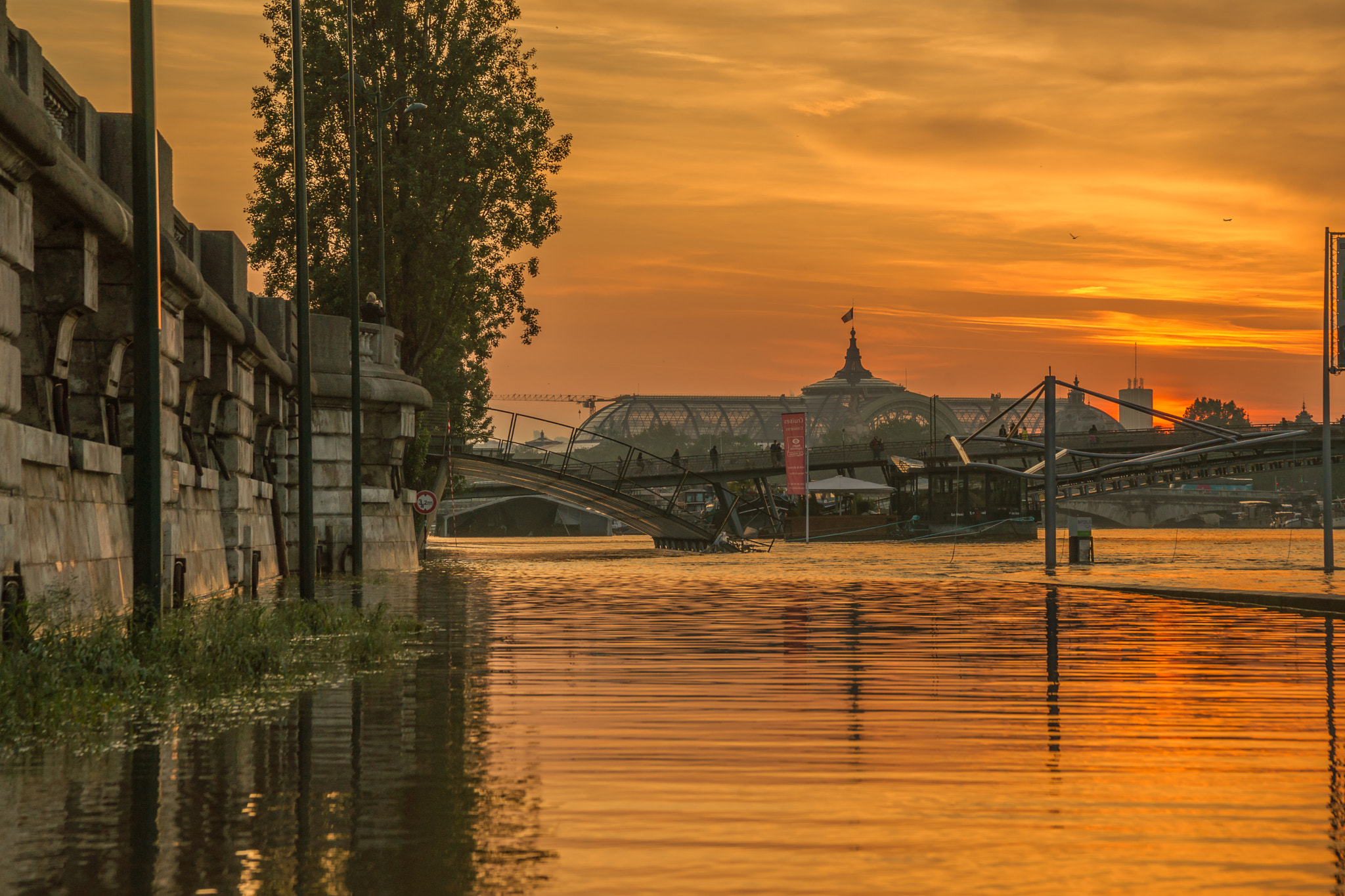 Sony Alpha DSLR-A850 sample photo. Crue de la seine photography