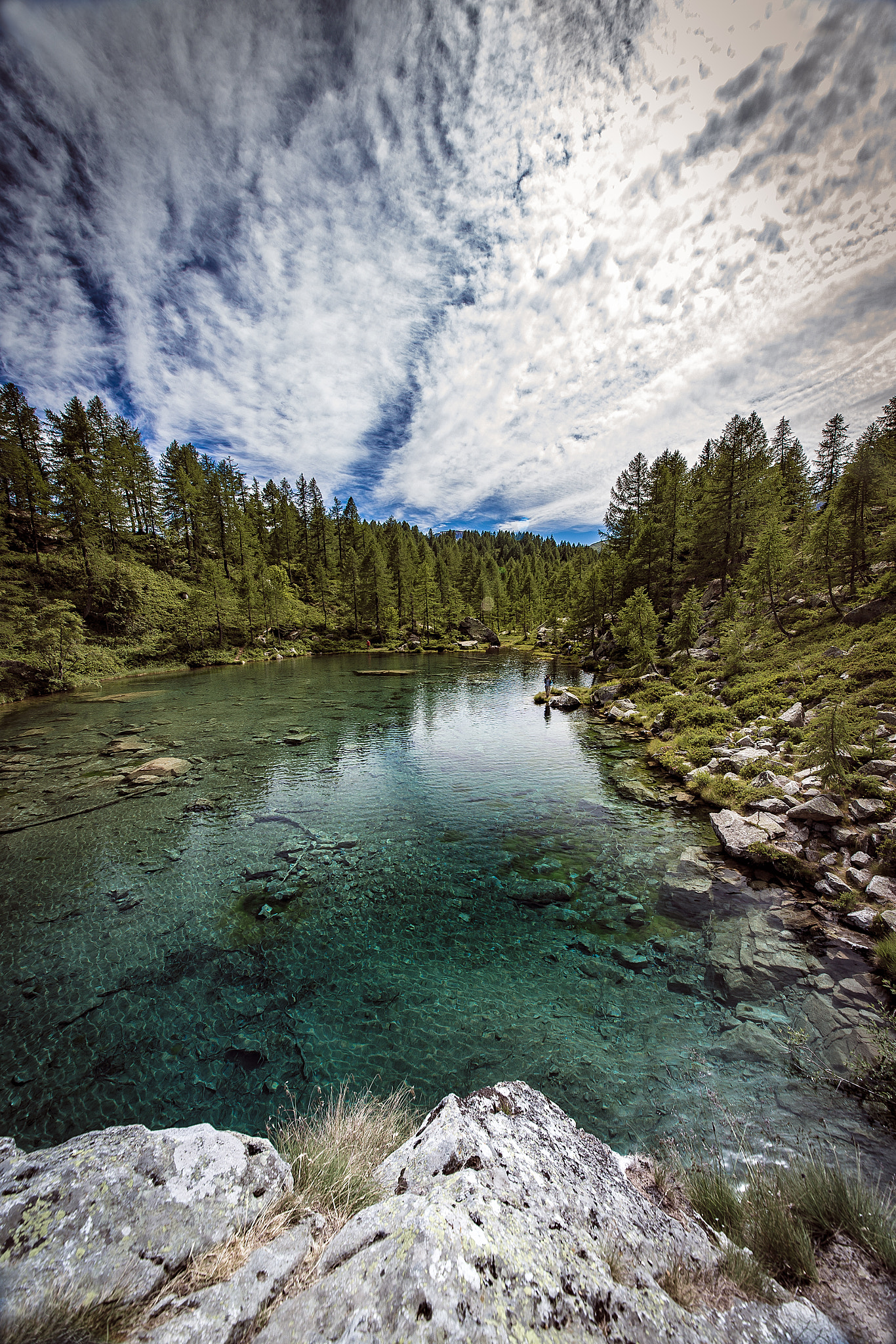 Canon EOS-1D X + Sigma 12-24mm F4.5-5.6 II DG HSM sample photo. Lago delle streghe - polarized version photography