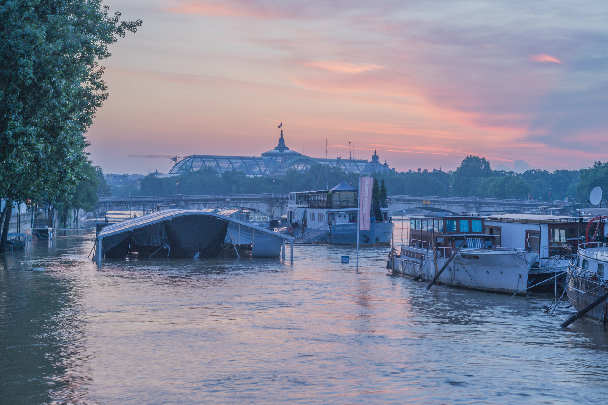 Sony Alpha DSLR-A850 + Minolta AF 28-105mm F3.5-4.5 [New] sample photo. Crue de la seine à paris photography