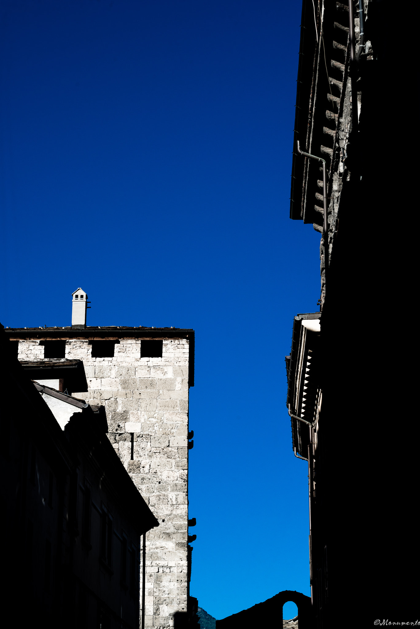 AF Zoom-Nikkor 35-80mm f/4-5.6D N sample photo. Urban geometry photography