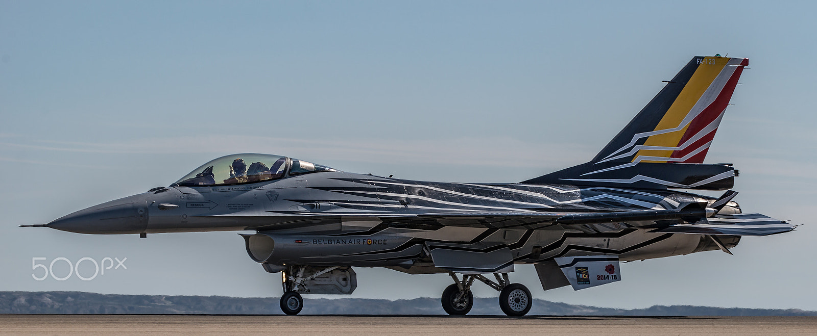Sigma 150-600mm F5-6.3 DG OS HSM | C sample photo. Belgian air force f-16 solo display team photography