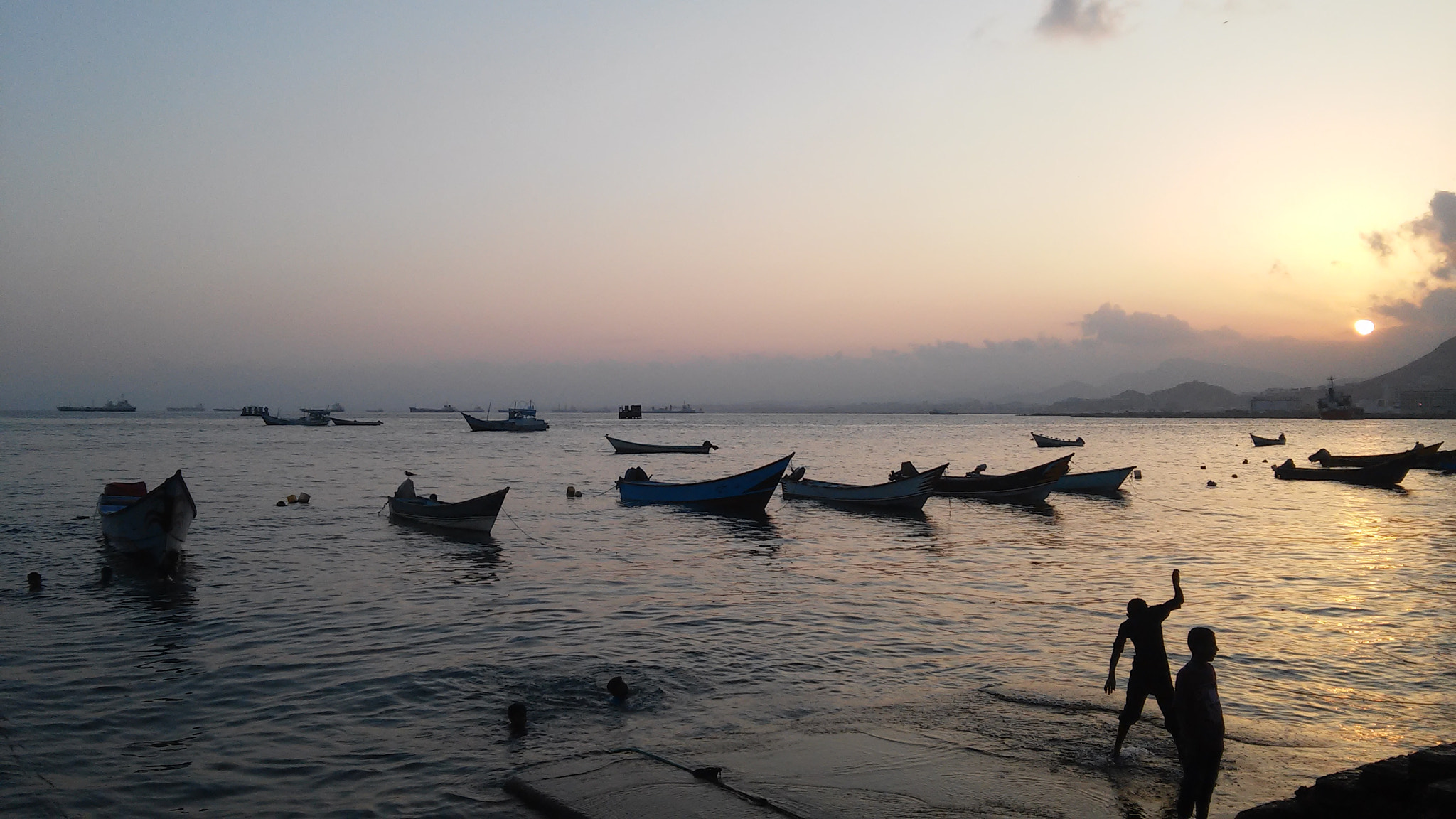 LG VOLT sample photo. Sunset in mukalla city photography