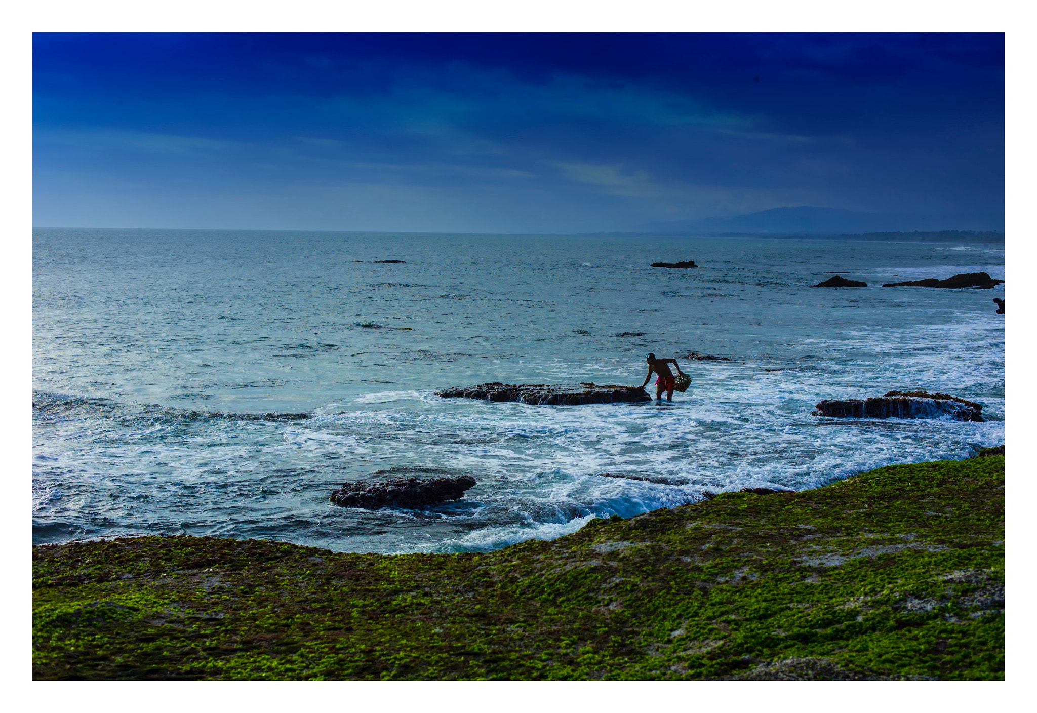 Kodak DCS Pro SLR/n sample photo. Gathering shellfish bali photography
