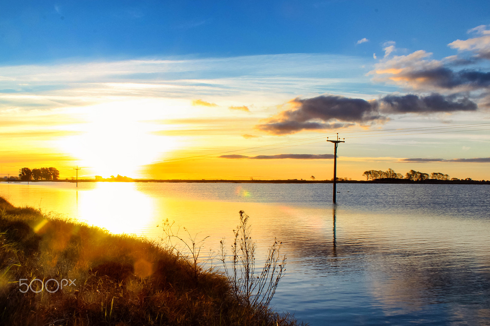 Canon EOS 100D (EOS Rebel SL1 / EOS Kiss X7) sample photo. Sunset at the edge of the road, by mauricio barbiani photography