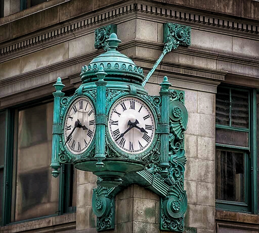 Nikon D600 + AF Nikkor 180mm f/2.8 IF-ED sample photo. Chicago clock. photography