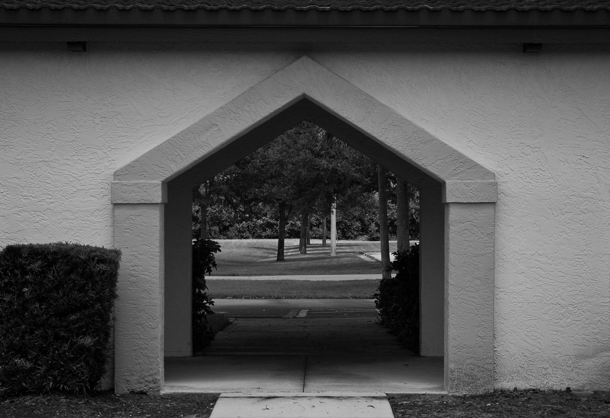Canon EOS 450D (EOS Rebel XSi / EOS Kiss X2) sample photo. The entrance photography
