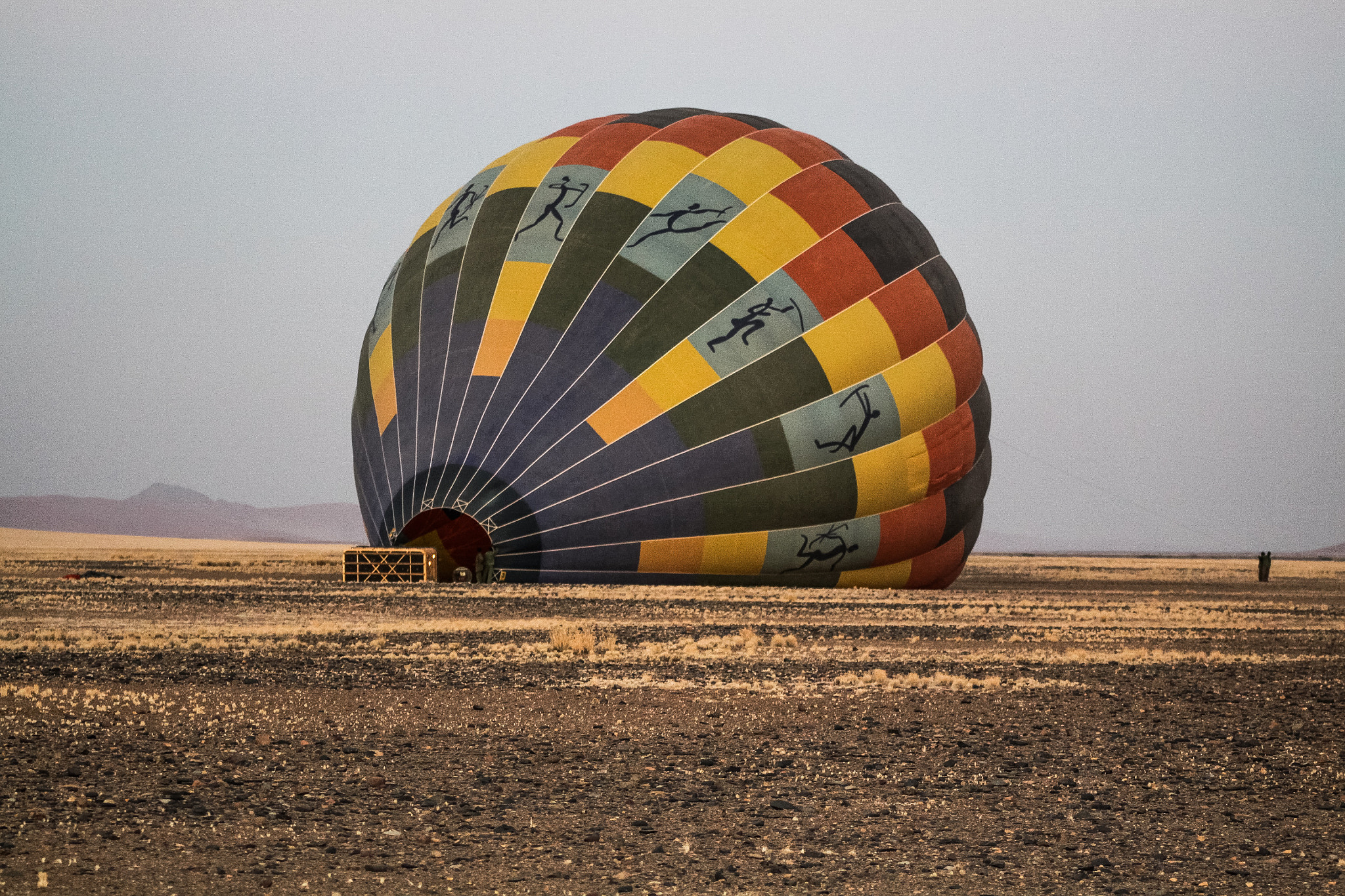 Canon EOS 50D + Canon EF 100-200mm f/4.5A sample photo. Antes de iniciar el vuelo desierto de namibia photography